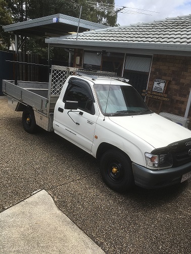 2004 TOYOTA HILUX WORKMATE UTILITY 