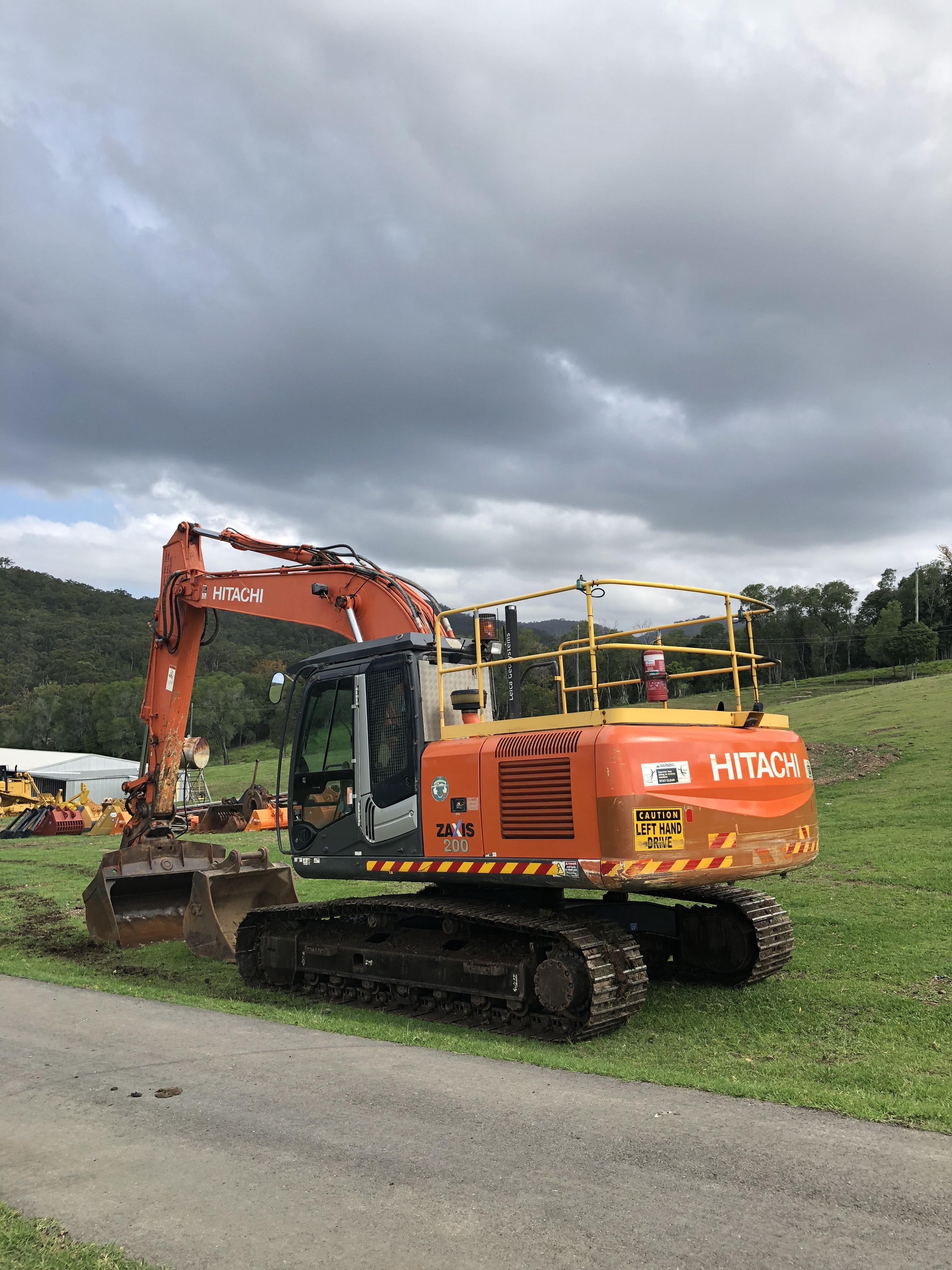 2012 HITACHI ZAXIS ZX200-3 EXCAVATOR 