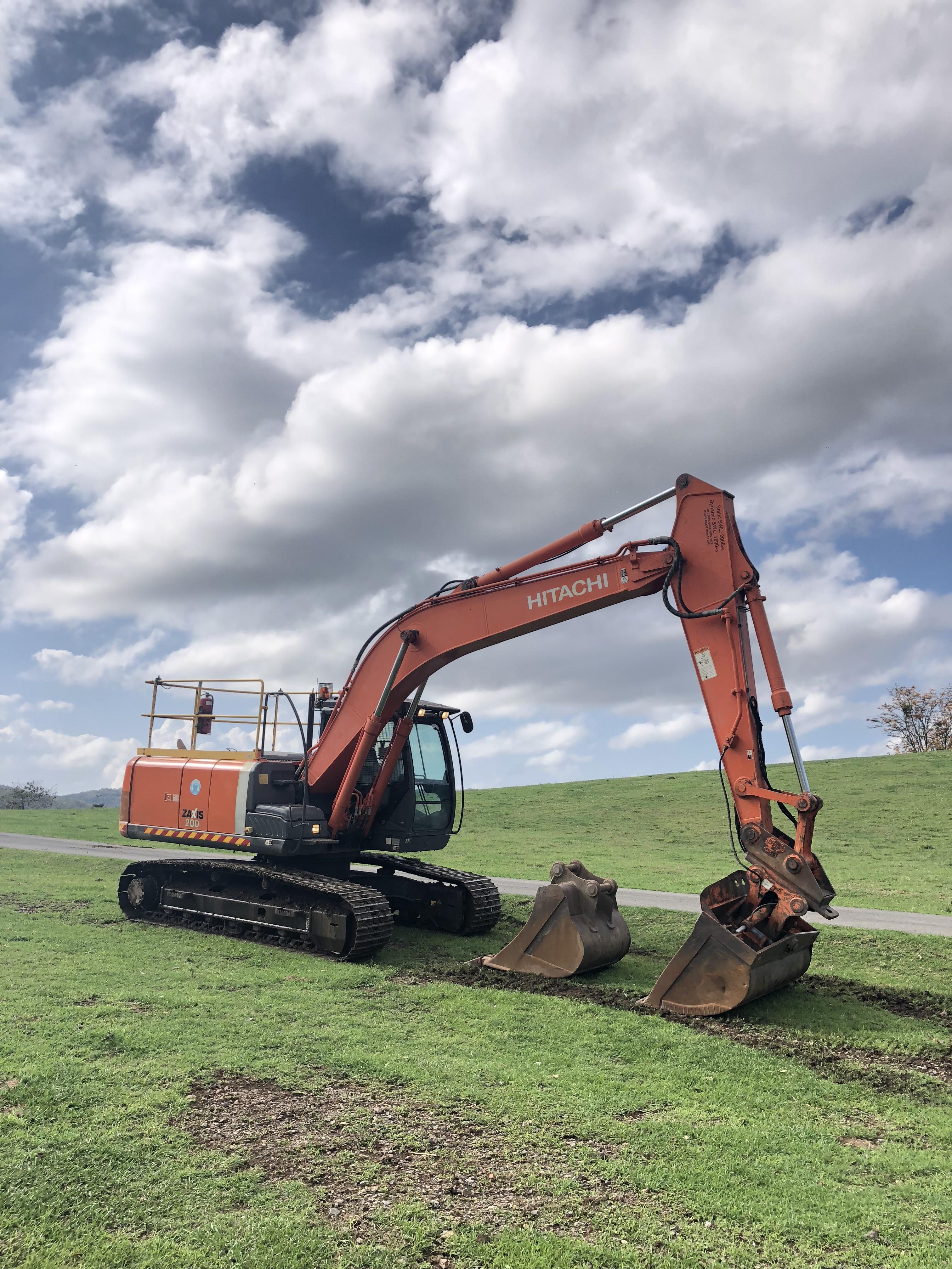 2012 HITACHI ZAXIS ZX200-3 EXCAVATOR 