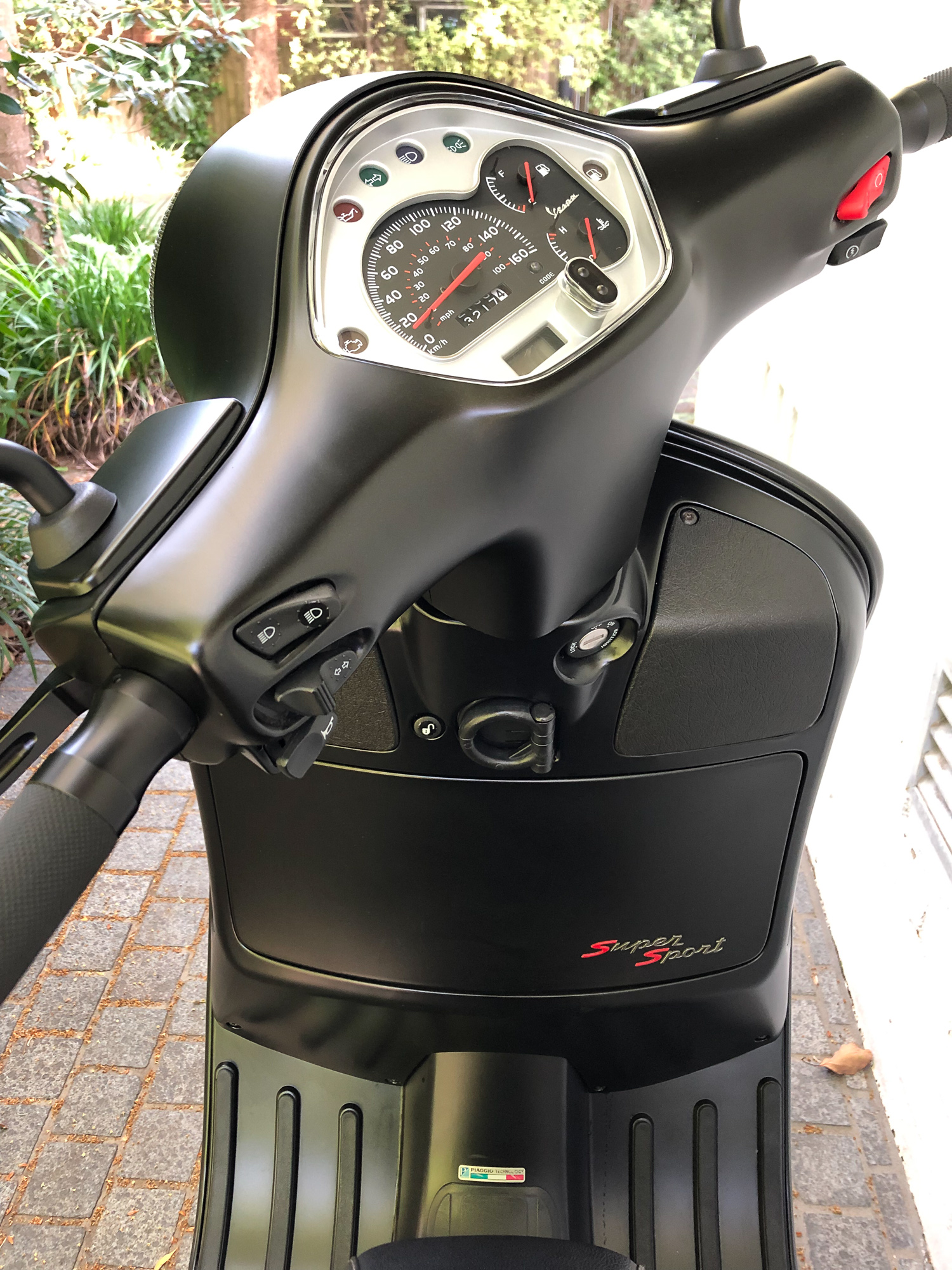 2013 VESPA GTS SUPER SPORT SCOOTER