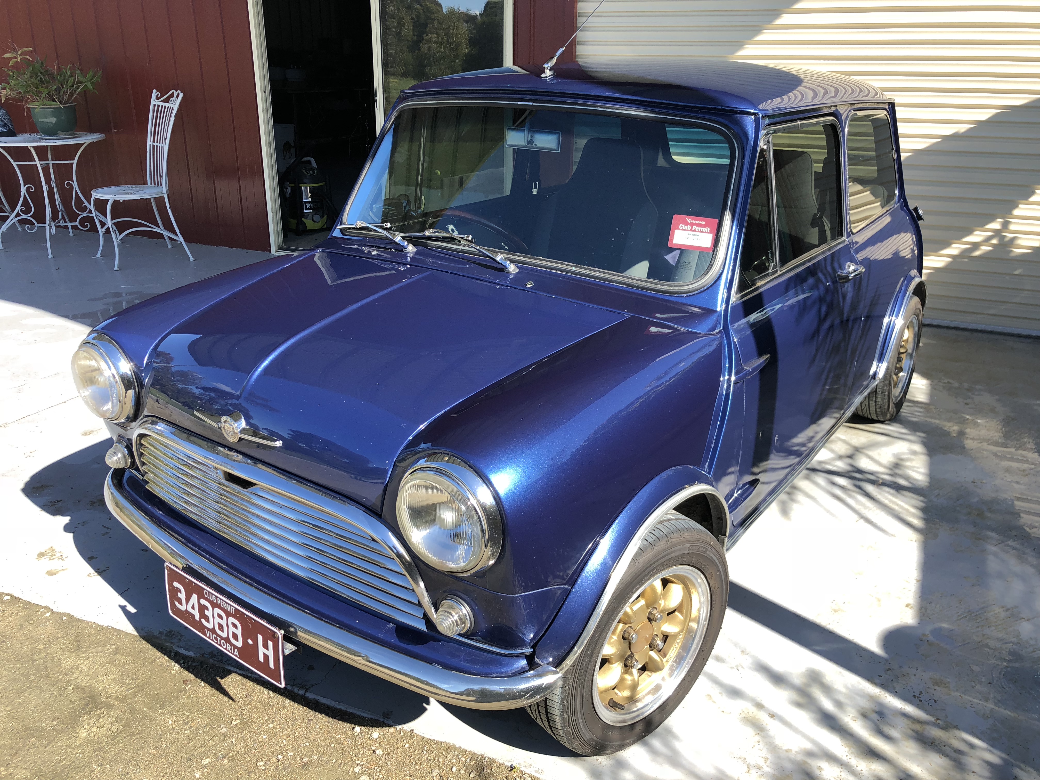 1966 MORRIS MINI DELUXE SEDAN 