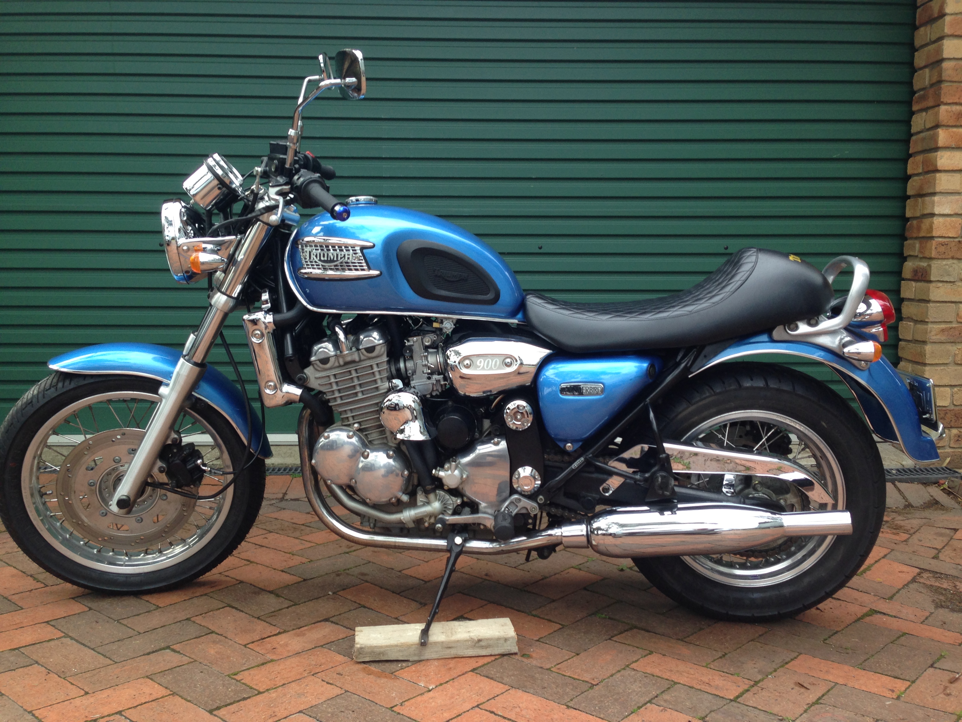 1996 TRIUMPH THUNDERBIRD 900
