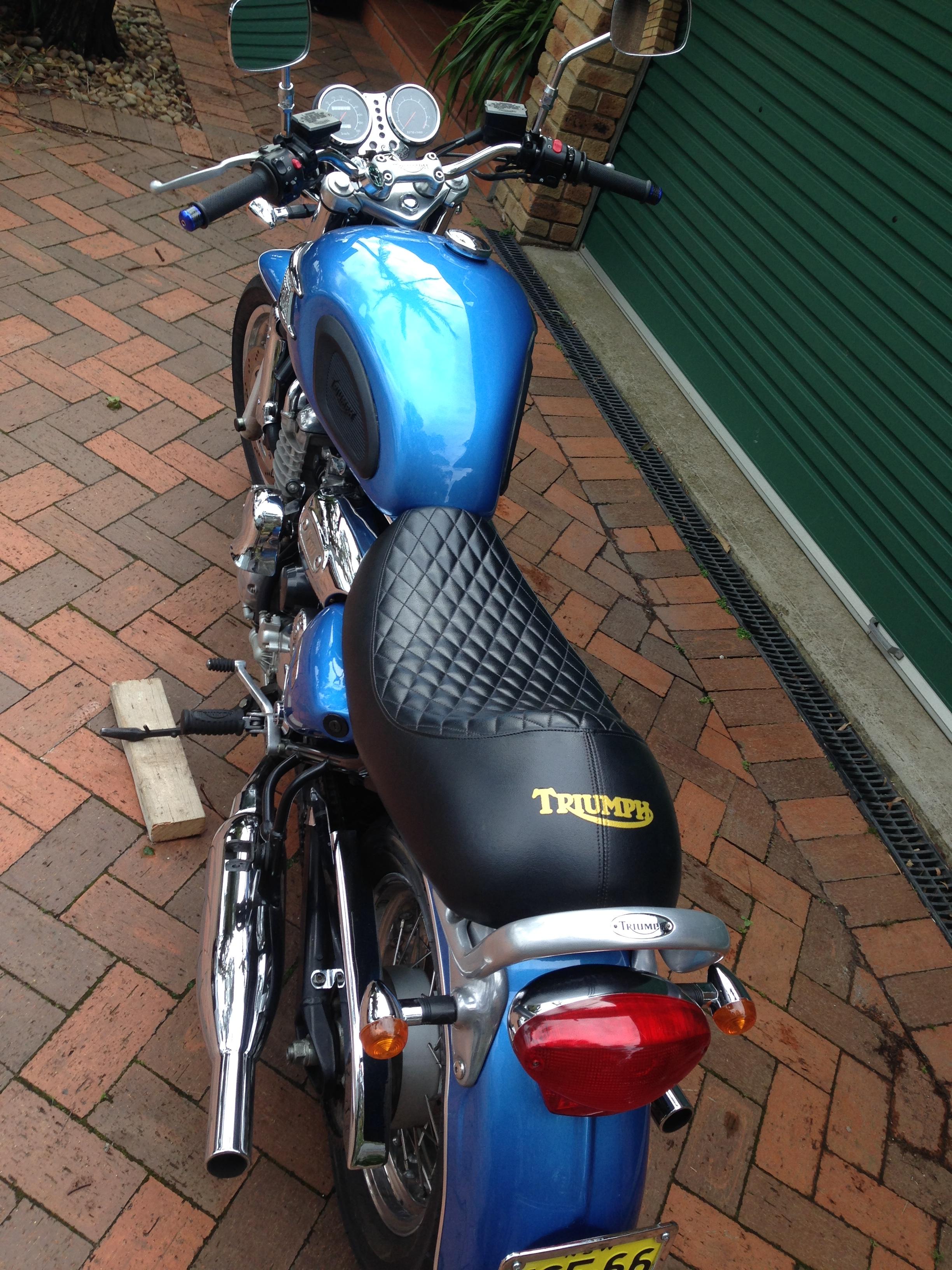 1996 TRIUMPH THUNDERBIRD 900