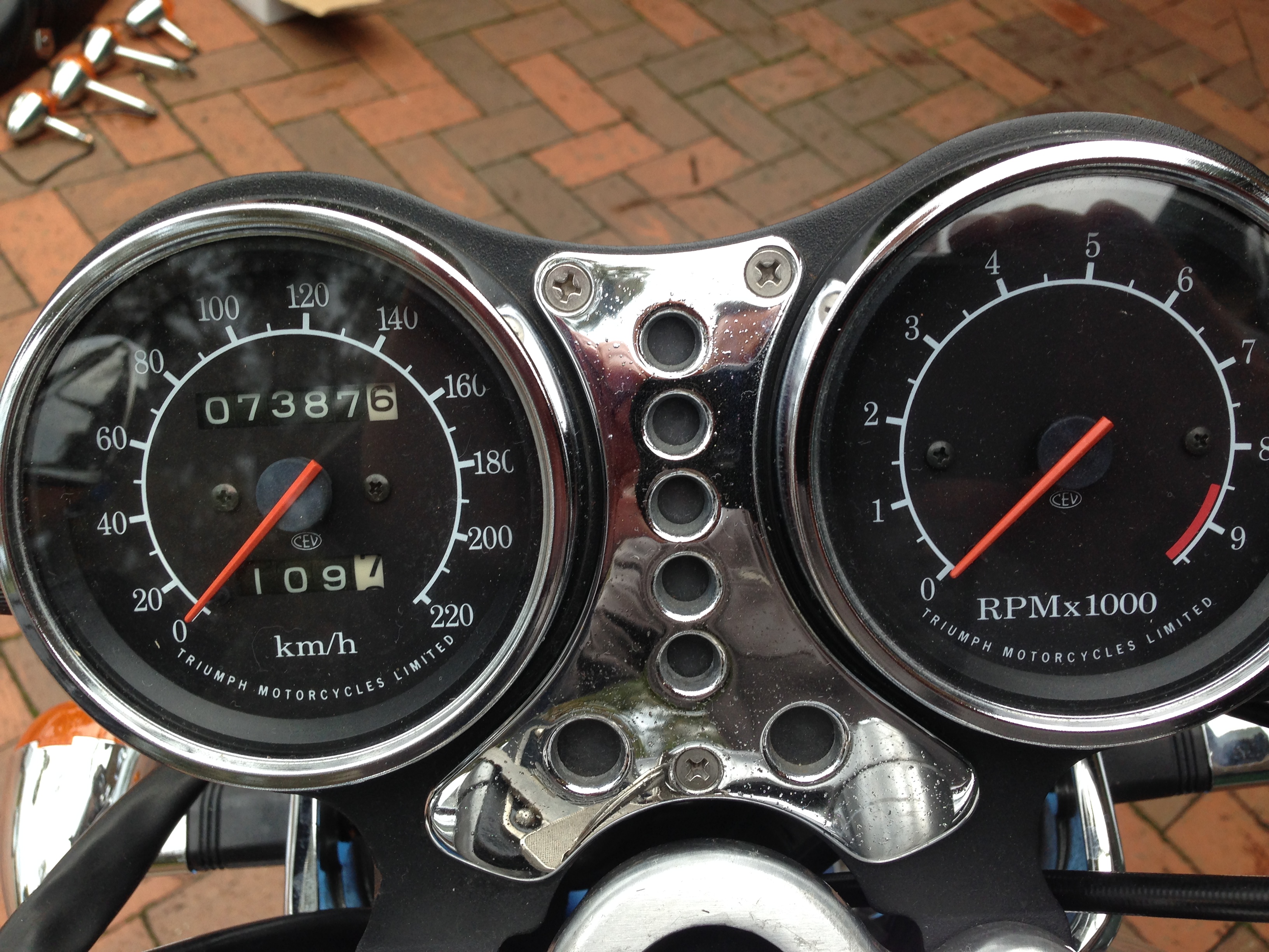 1996 TRIUMPH THUNDERBIRD 900