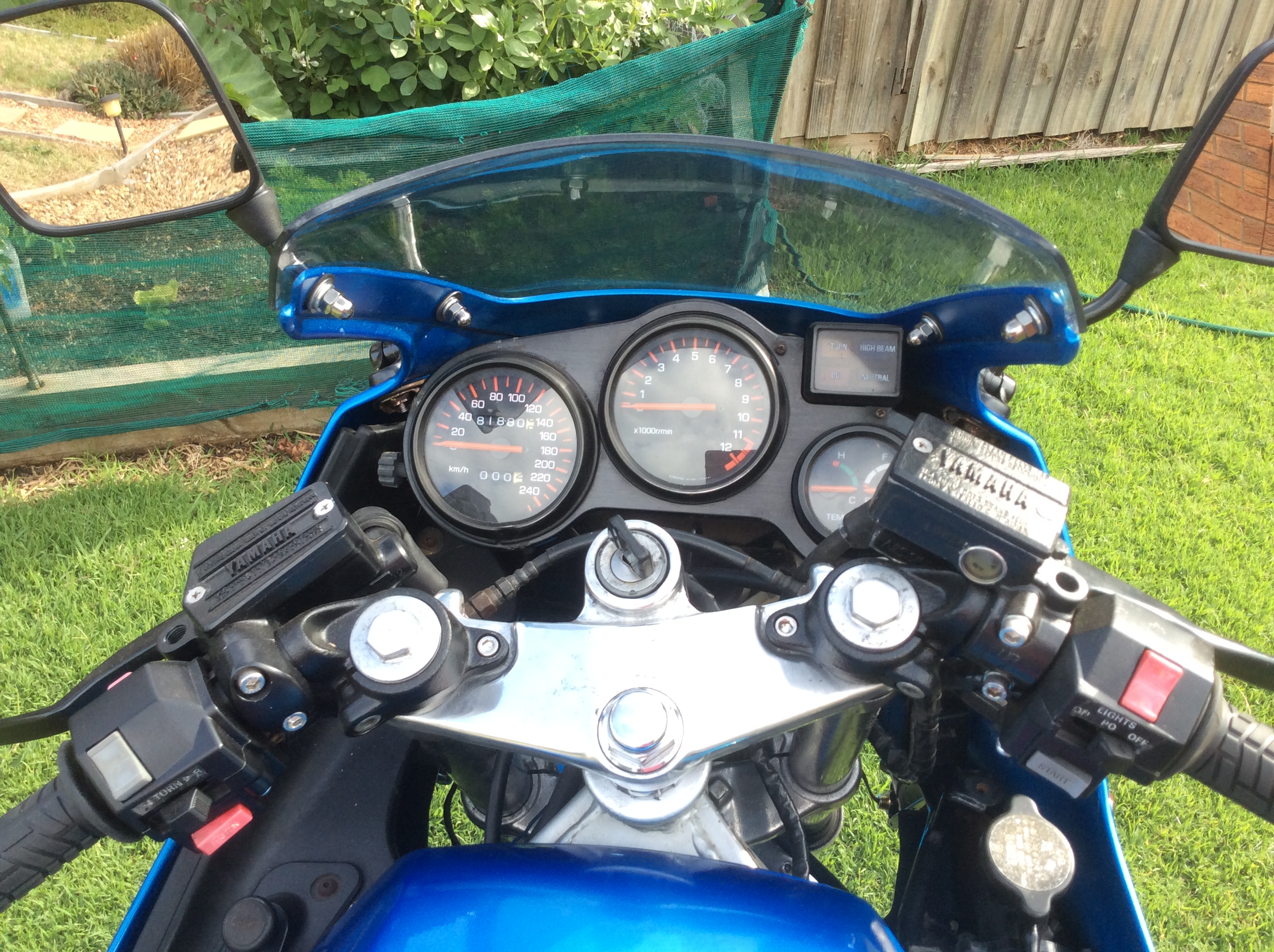 1986 YAMAHA FZ750 ROAD