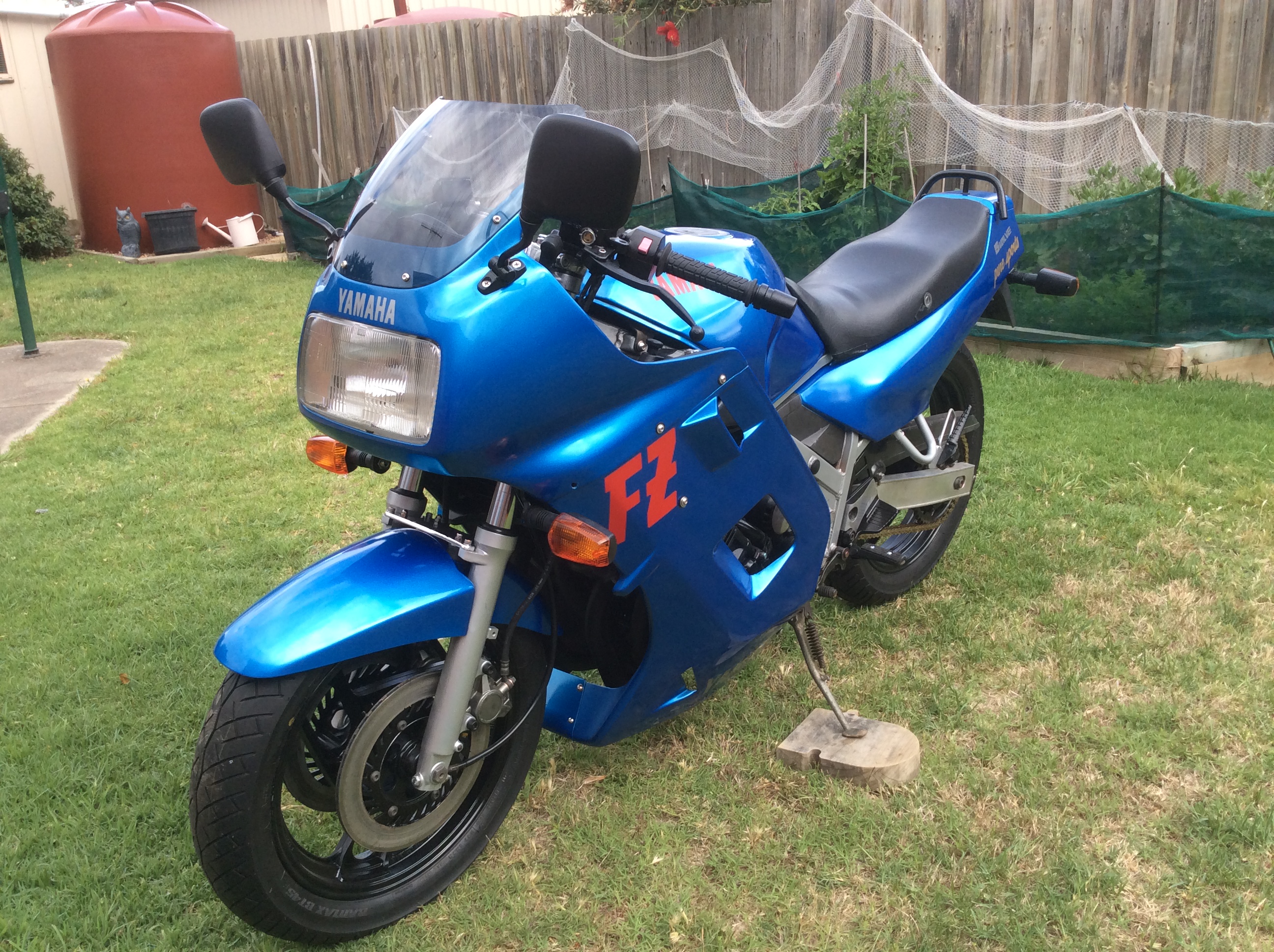 1986 YAMAHA FZ750 ROAD