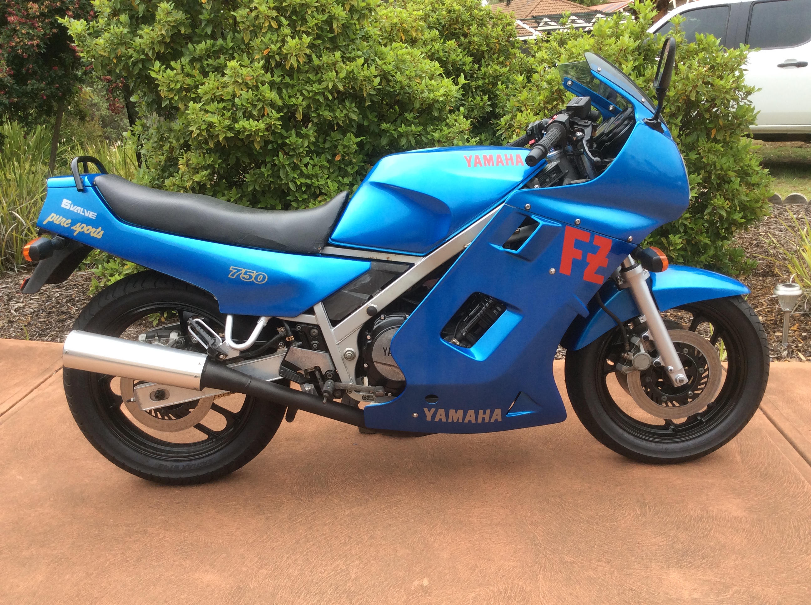 1986 YAMAHA FZ750 ROAD