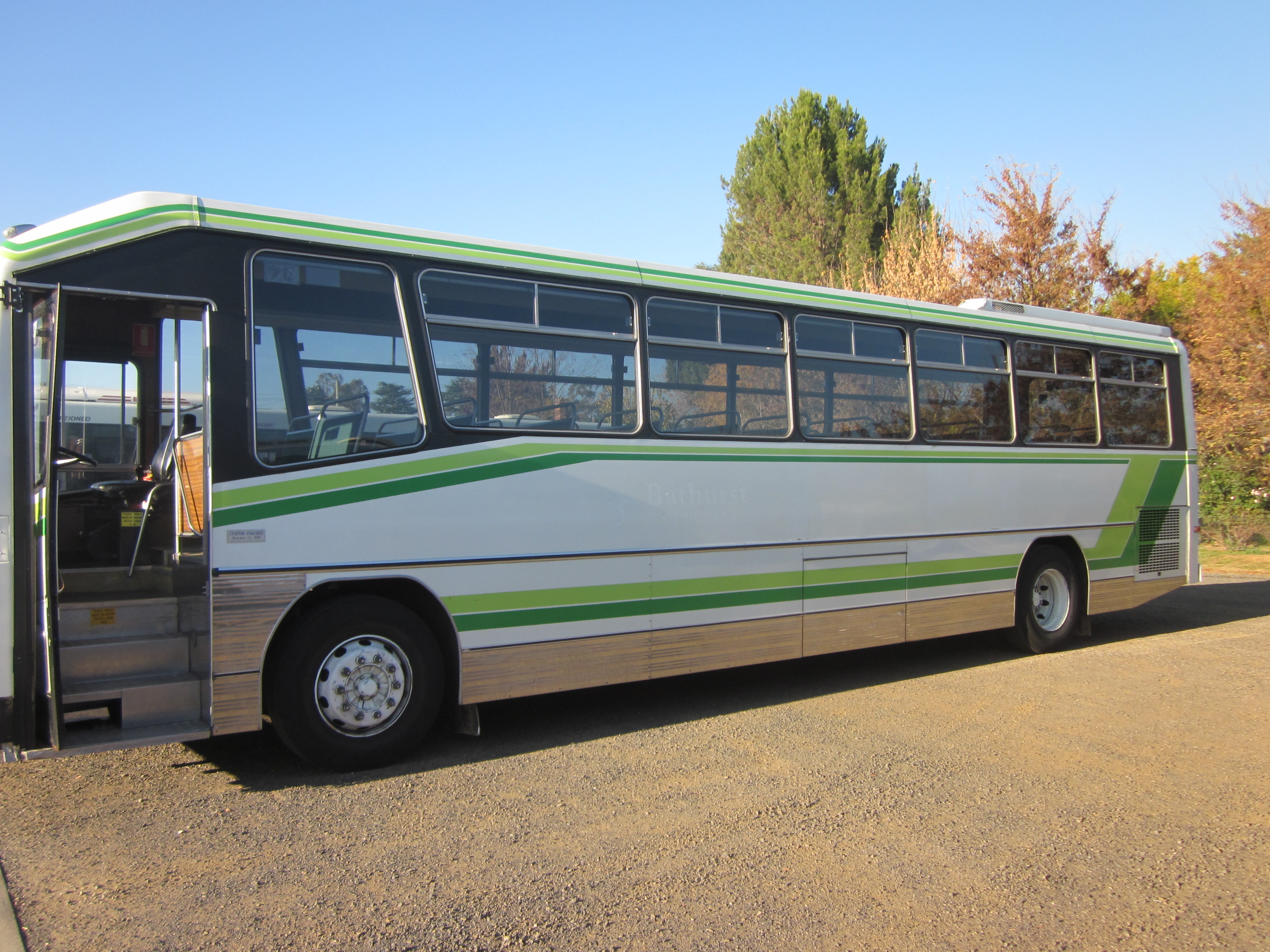 1992 ISUZU LT111P BUS