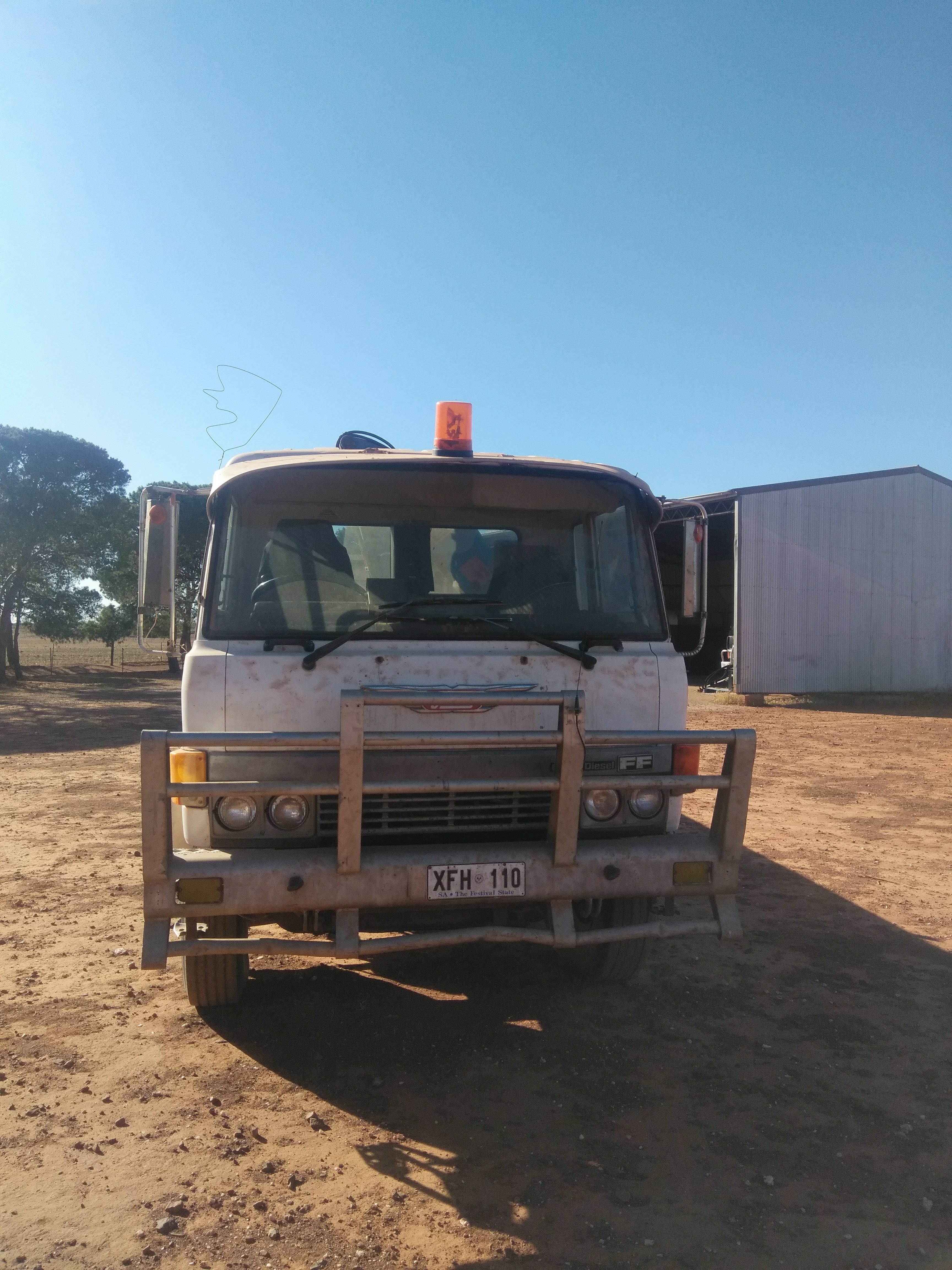 1986 HINO FF177K CRANE TRUCK
