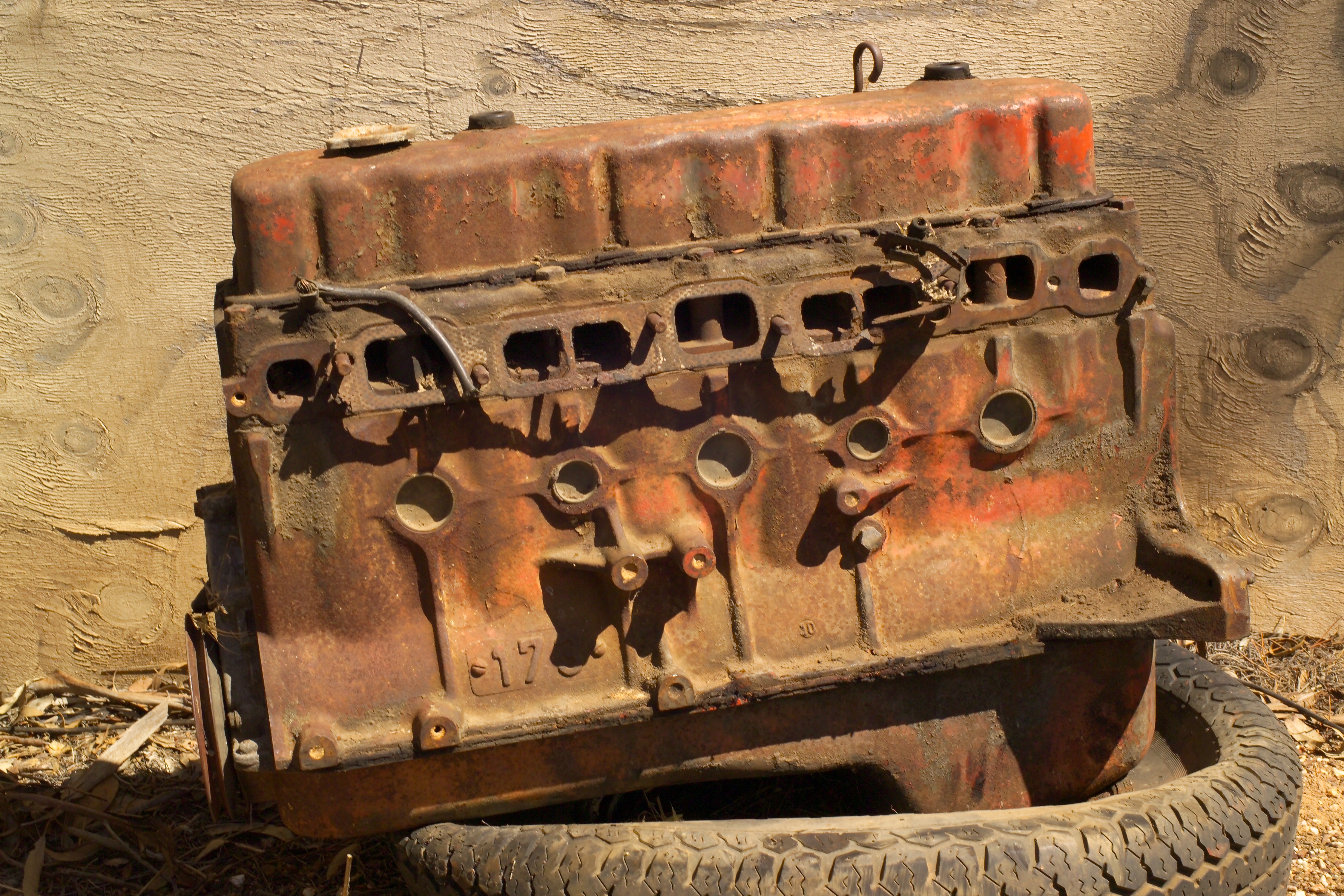 HOLDEN RED MOTOR 173 