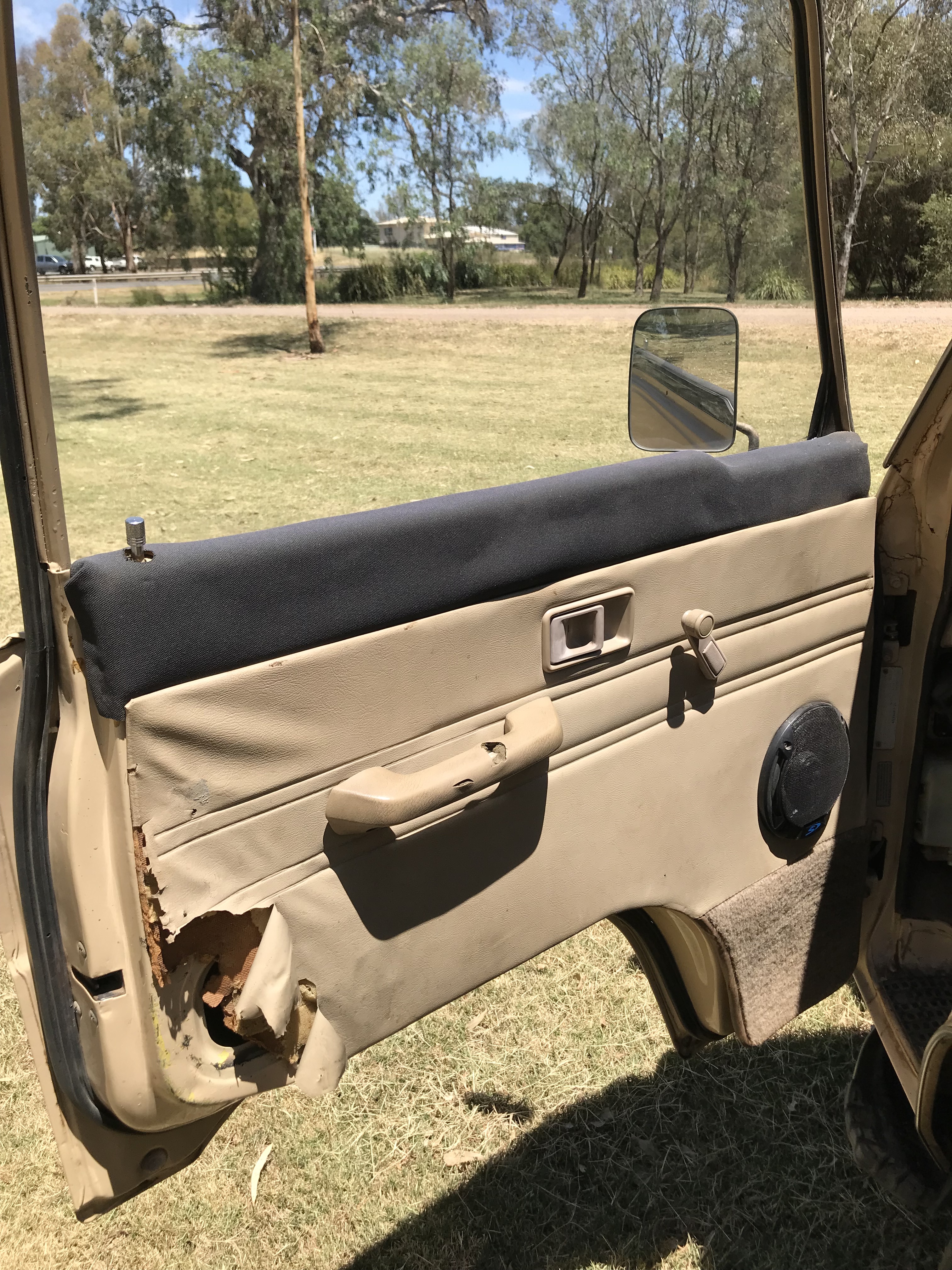 1984 MITSUBISHI L300 SD VAN 