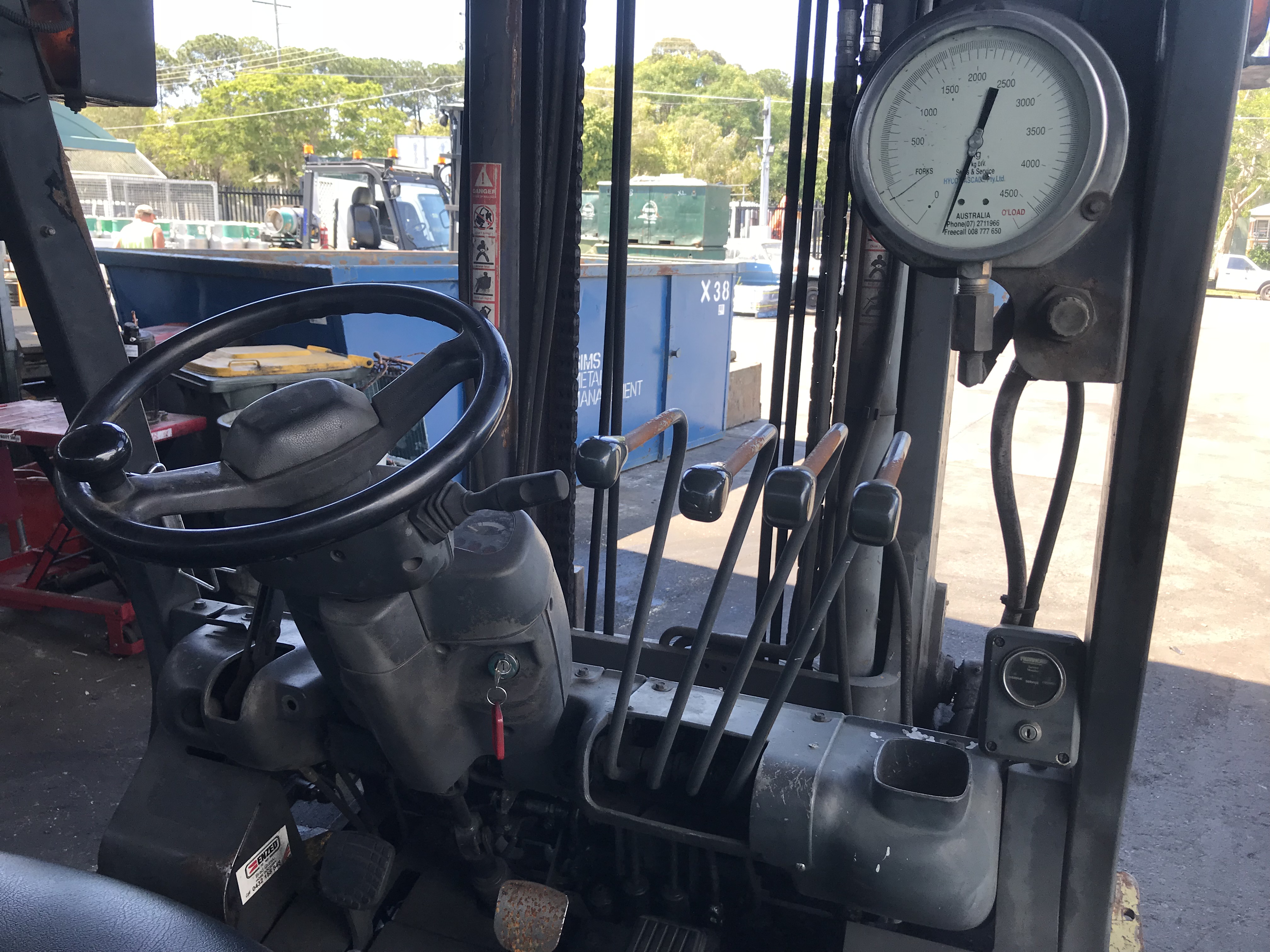 KOMATSU FORK LIFT