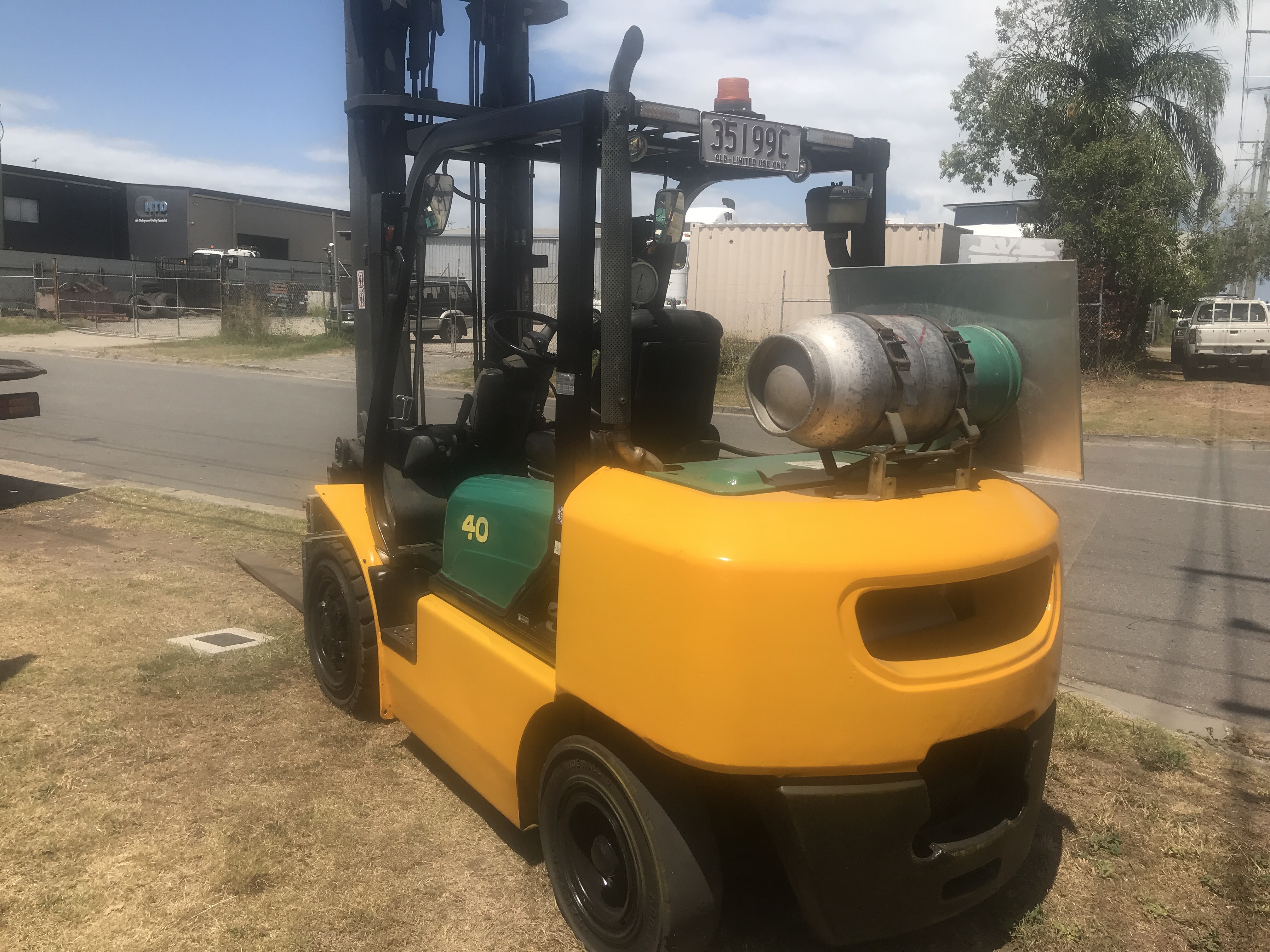 KOMATSU FORK LIFT