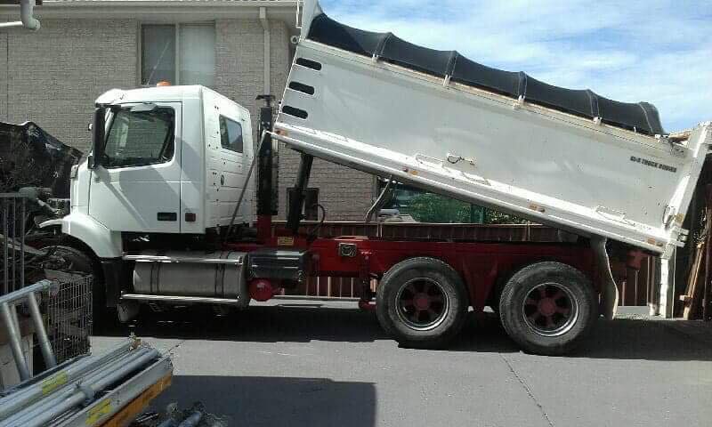1998 VOLVO NH12