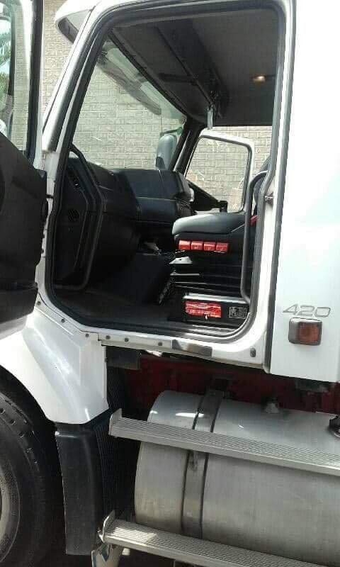 1998 VOLVO NH12