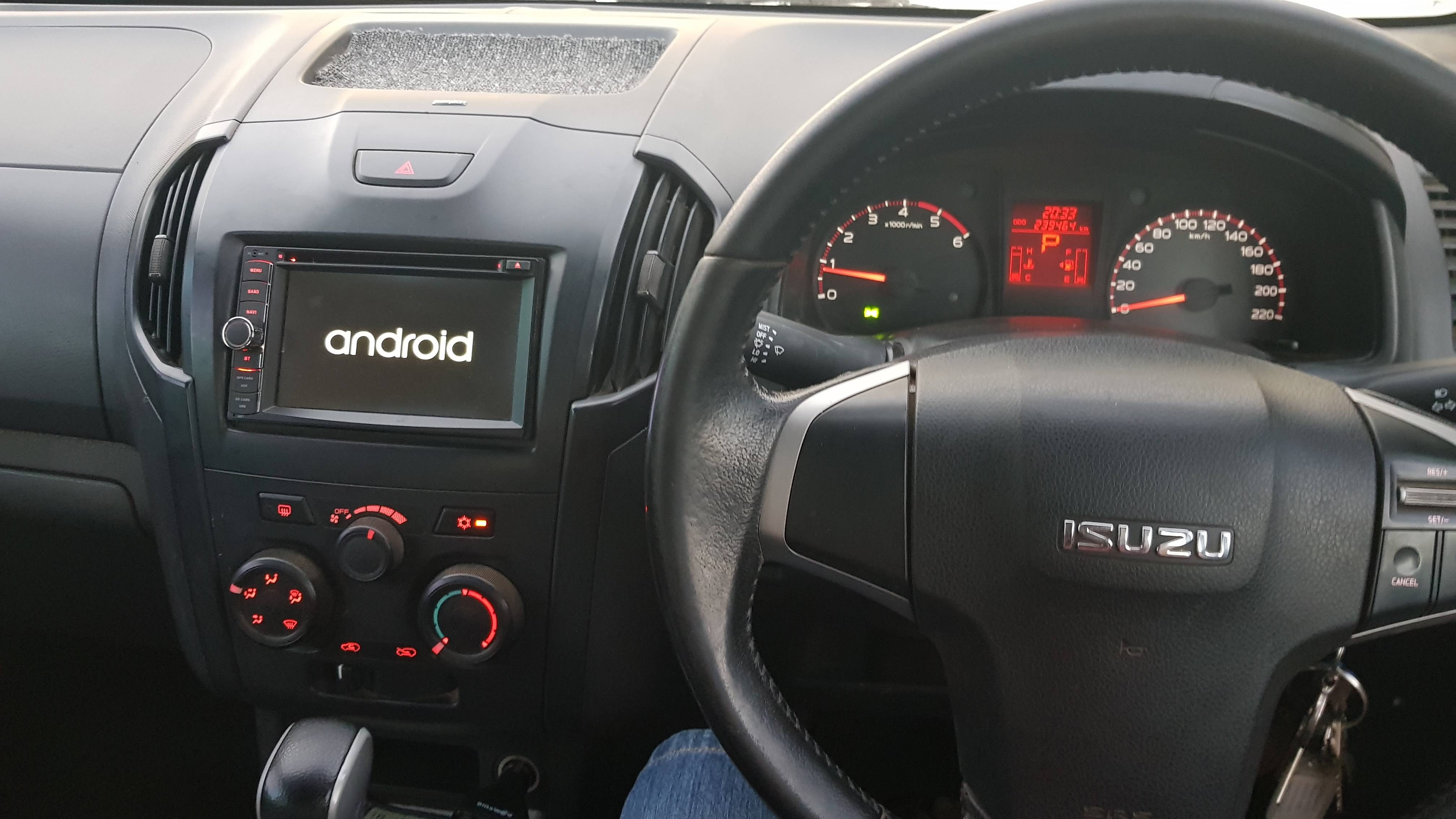 2014 ISUZU D-MAX TF MY14 5 SP AUTOMATIC CREW CAB UTILITY