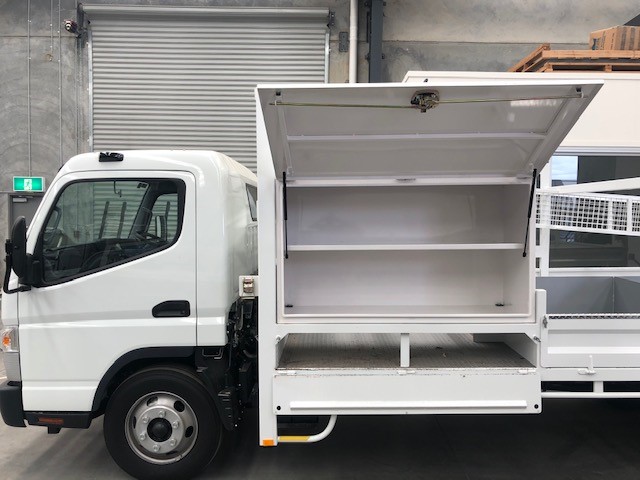 2018 FUSO CANTER 815 