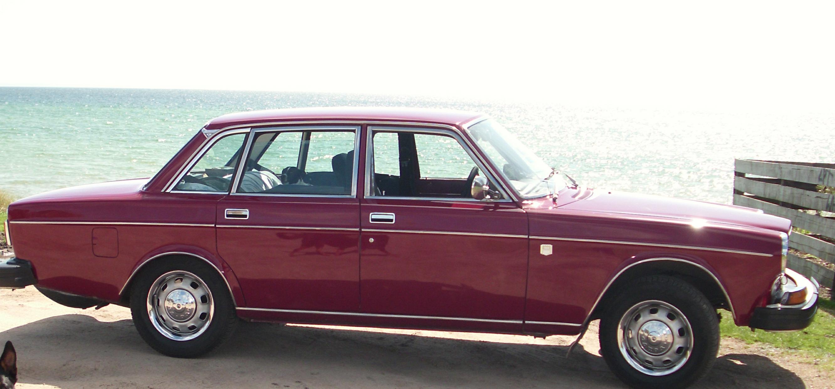 1974 VOLVO 164E 4D SEDAN