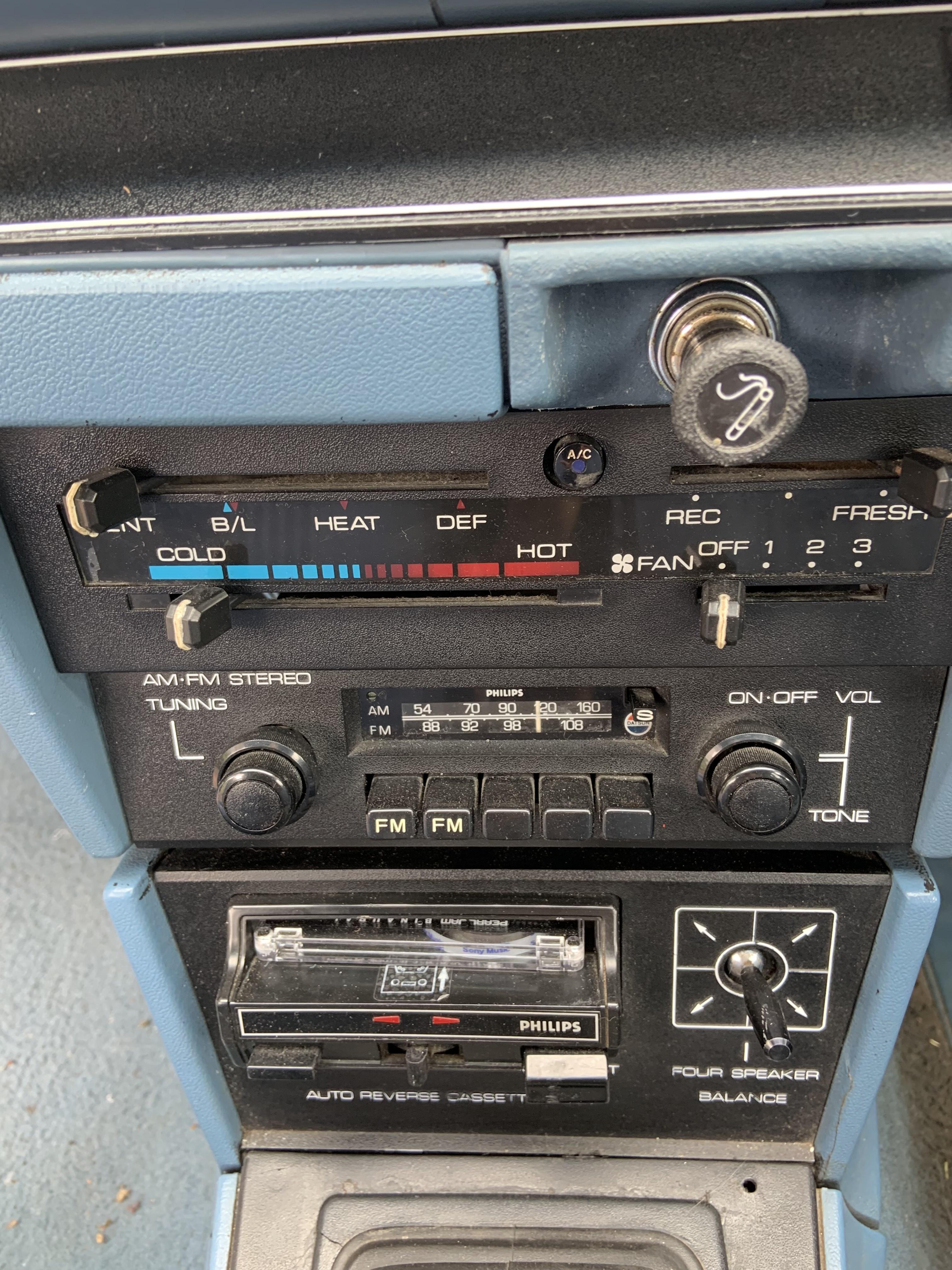 1982 NISSAN BLUEBIRD TRX SER I 4D SEDAN
