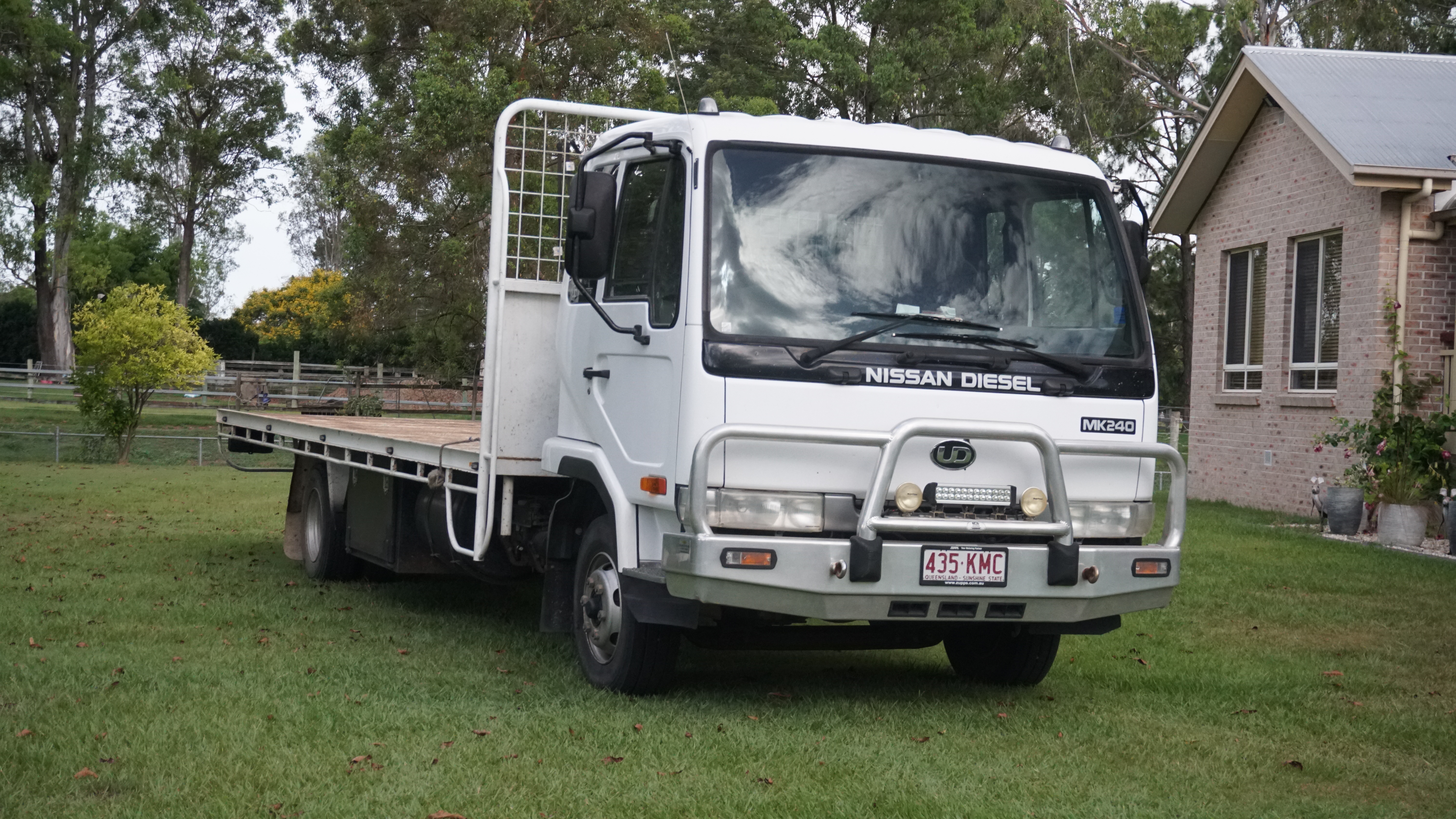 2007 NISSAN MK240 TRUCK