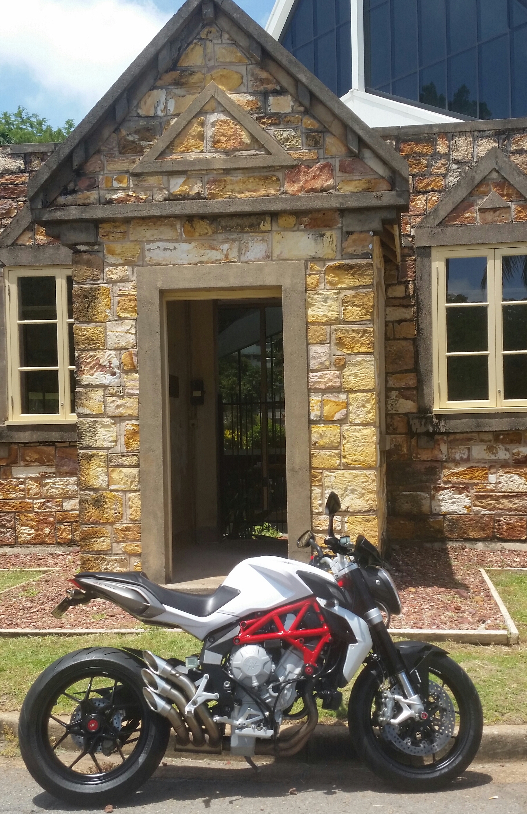 2015 M.V. AGUSTA BRUTALE 800 EAS SPORTS