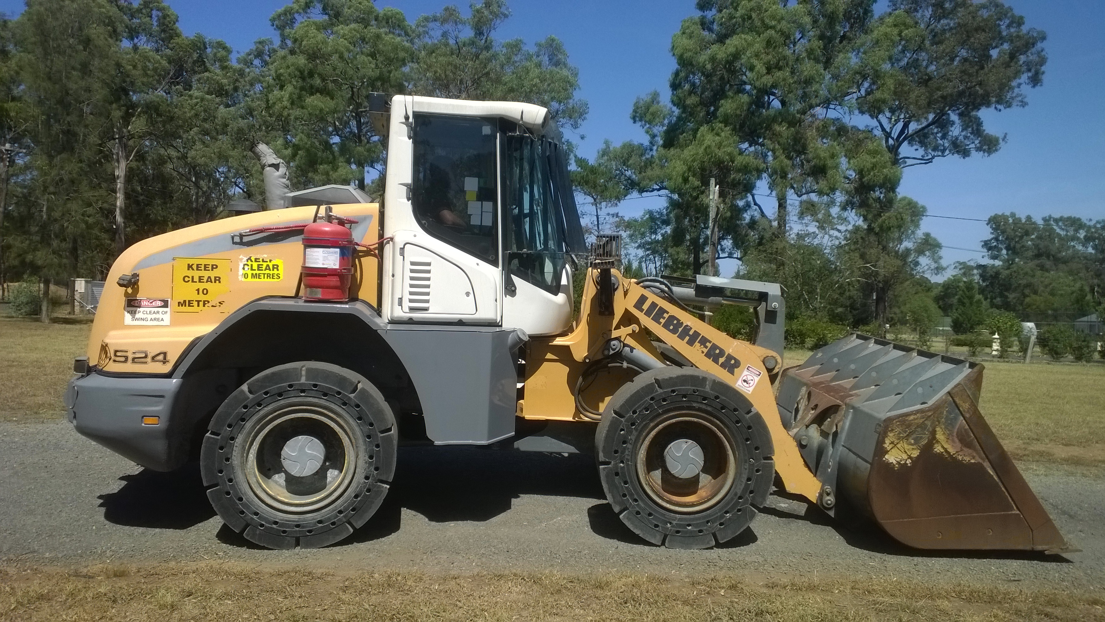 2014 LIEBHERR WHEELED LOADER.