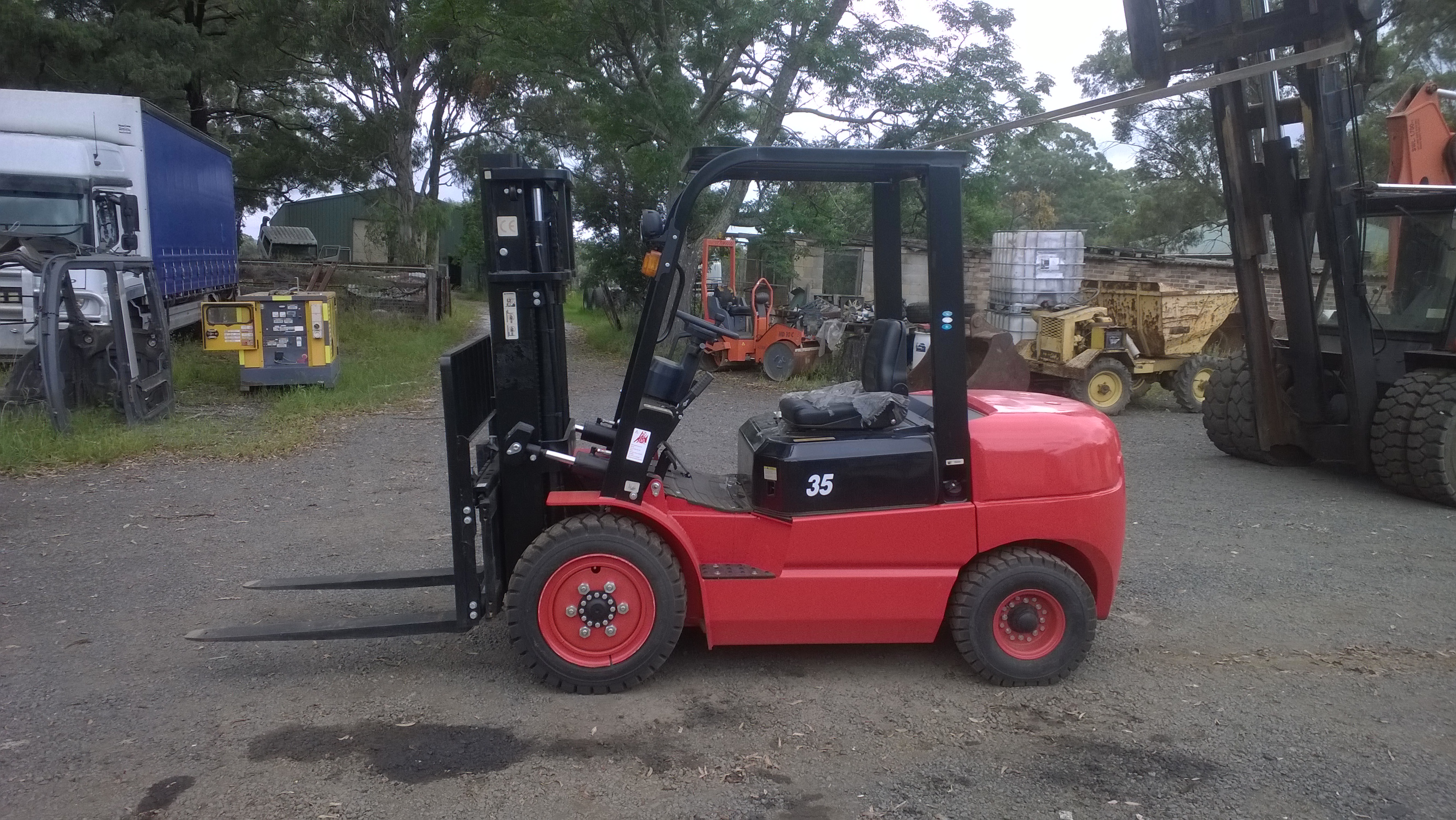 2018 REDLIF FORKLIFT. 