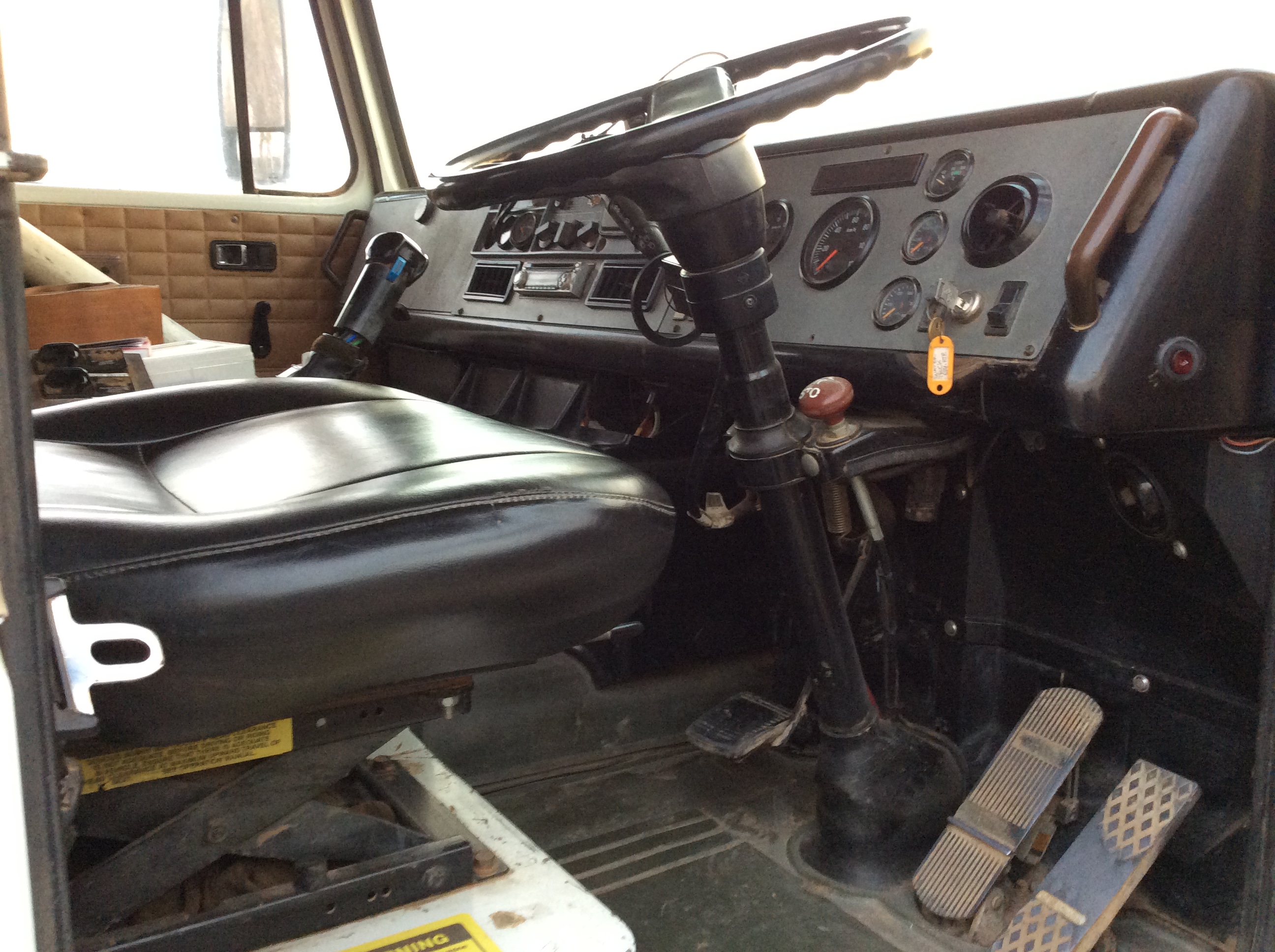 1993 INTERNATIONAL ACCO WATER TRUCK 