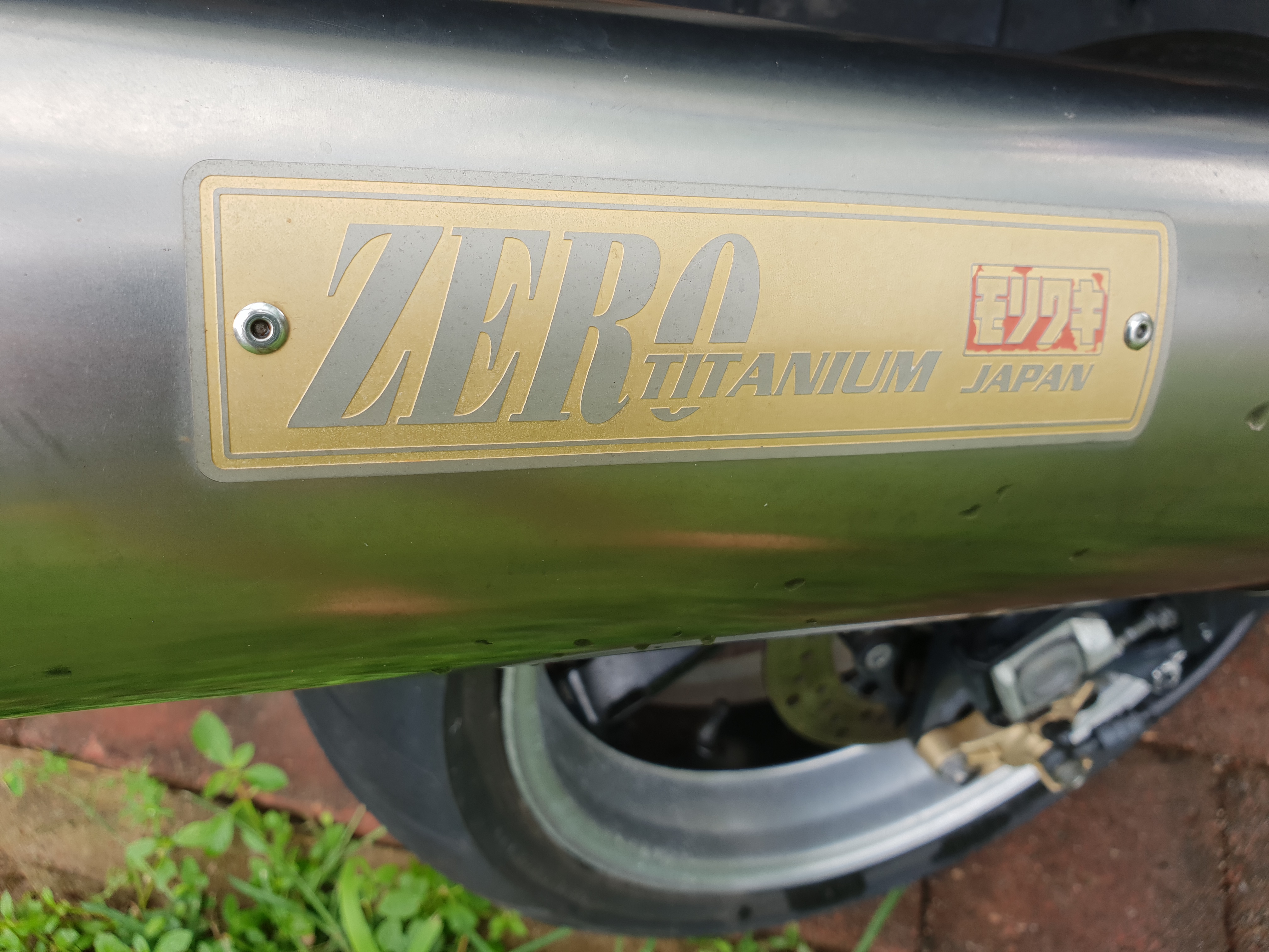 2004 SUZUKI GSX-R1000 SPORTS 