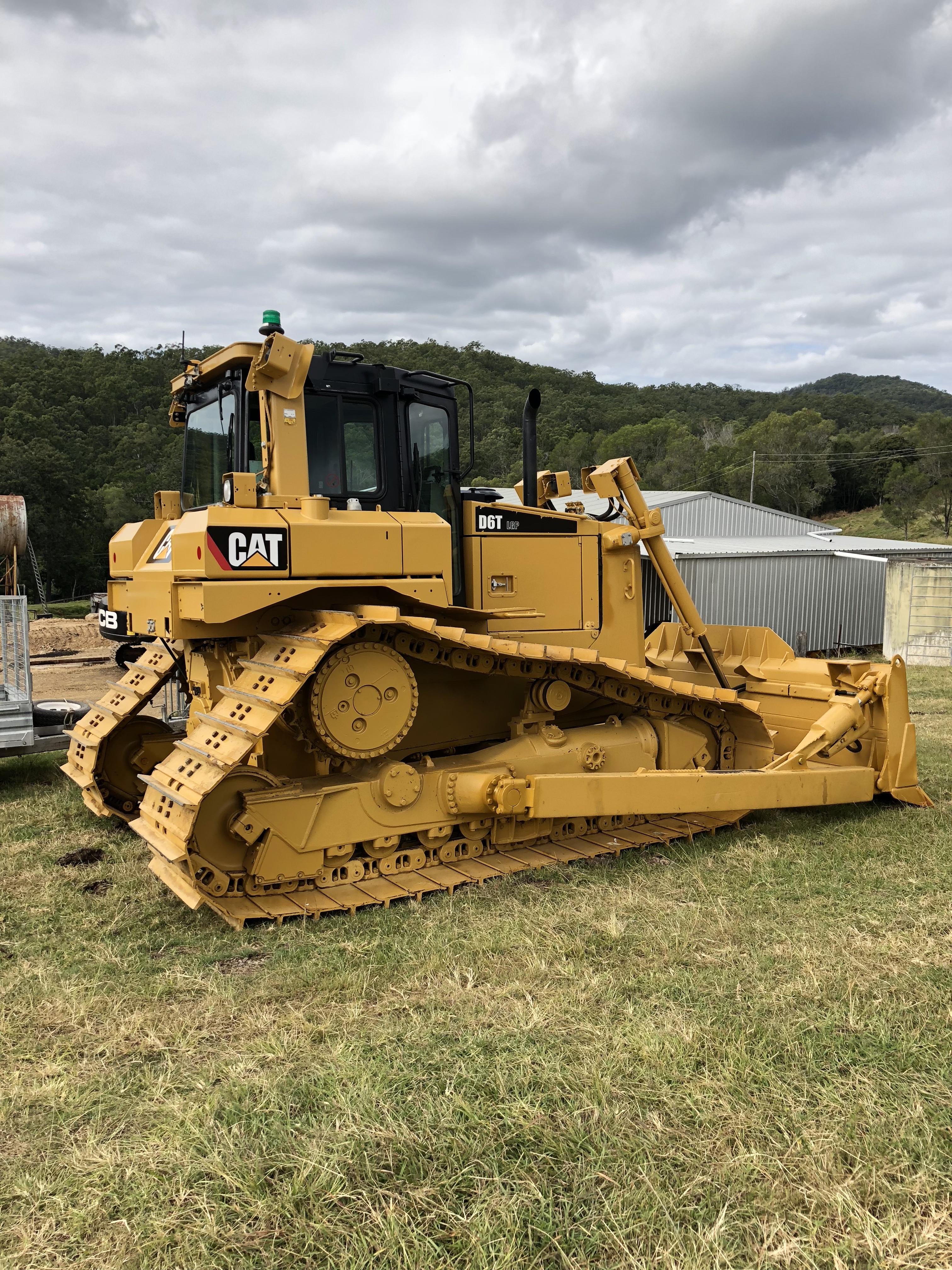 2011 CATERPILLAR D6T LGP