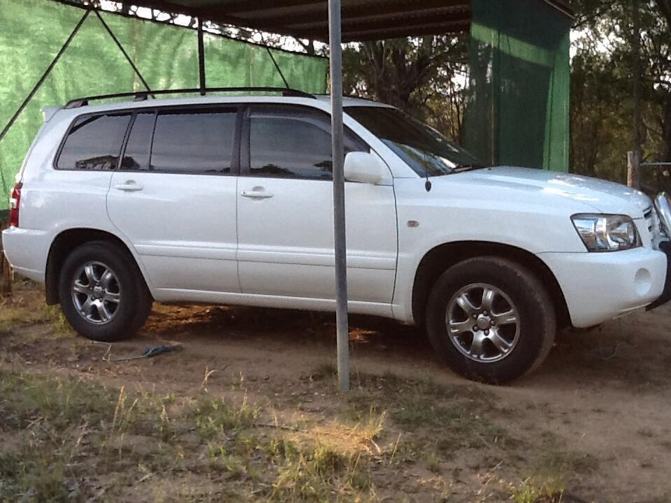 2004 TOYOTA KLUGER SUV 