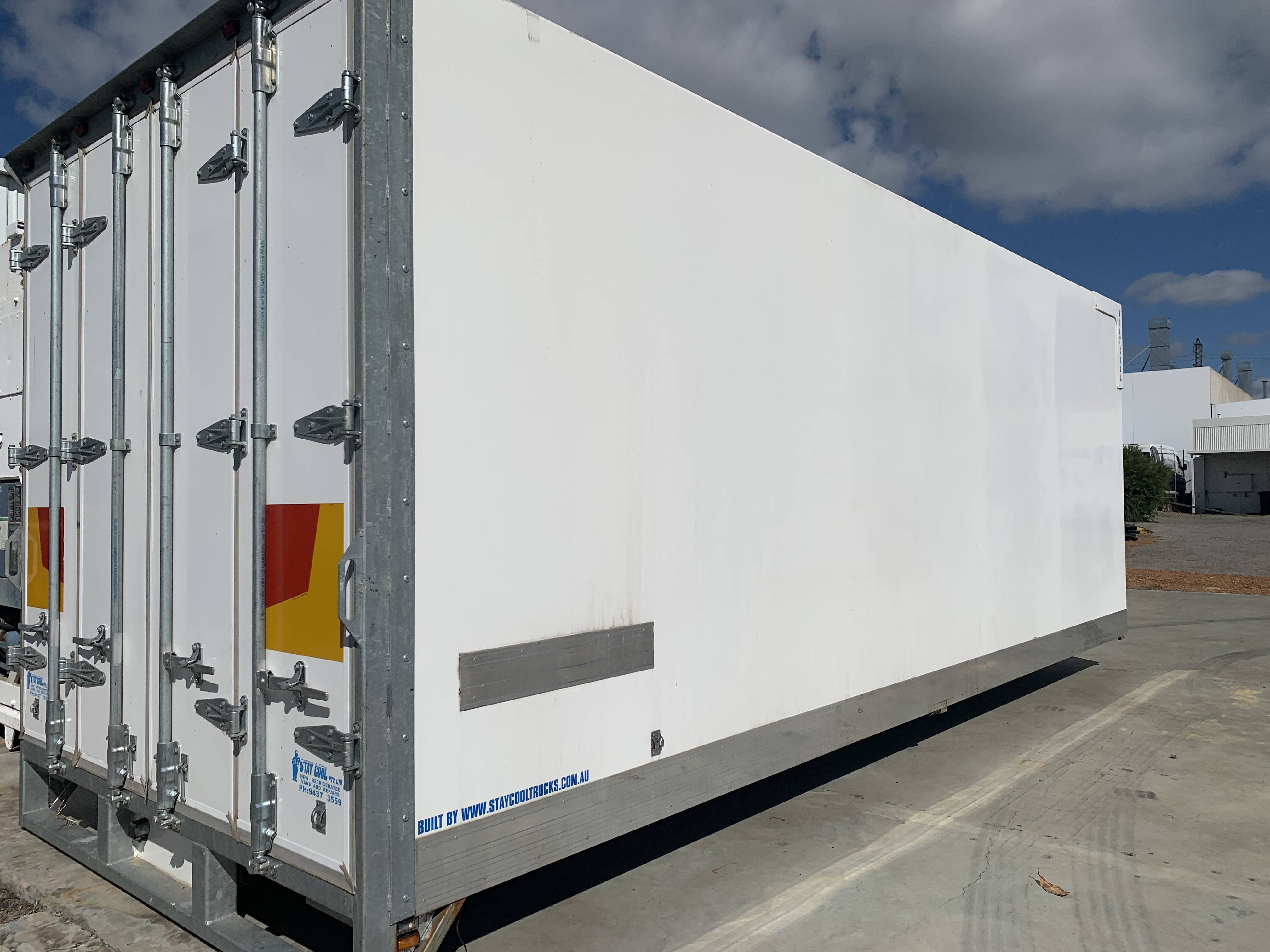 2018 REFRIGERATED TRUCK BODY 