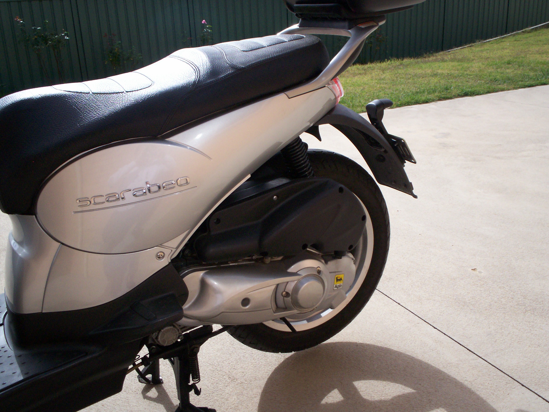 2010 APRILIA SCARABEO 200 SCOOTER