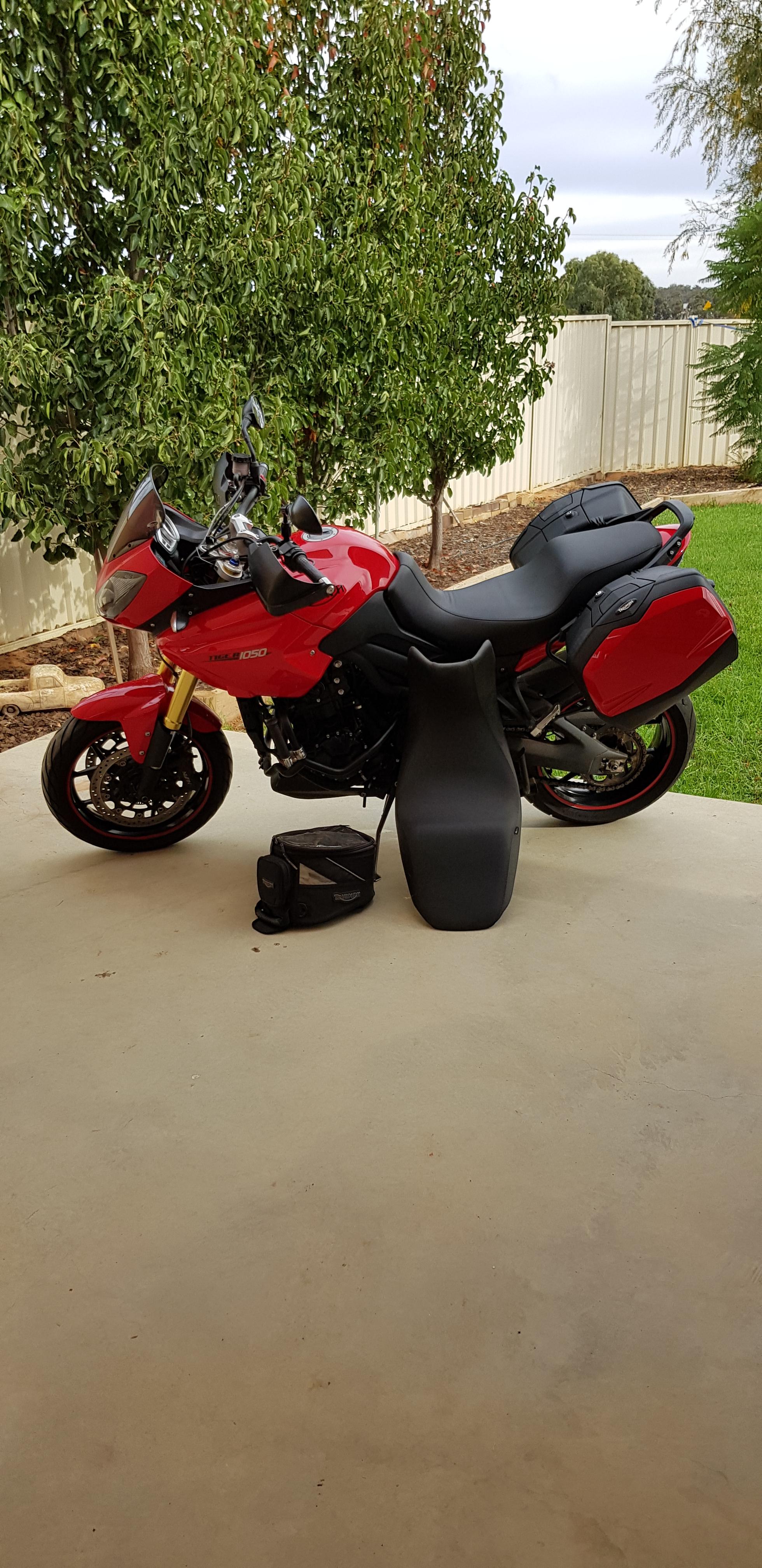 2012 TRIUMPH TIGER 1050 SE (ABS) SPORTS 