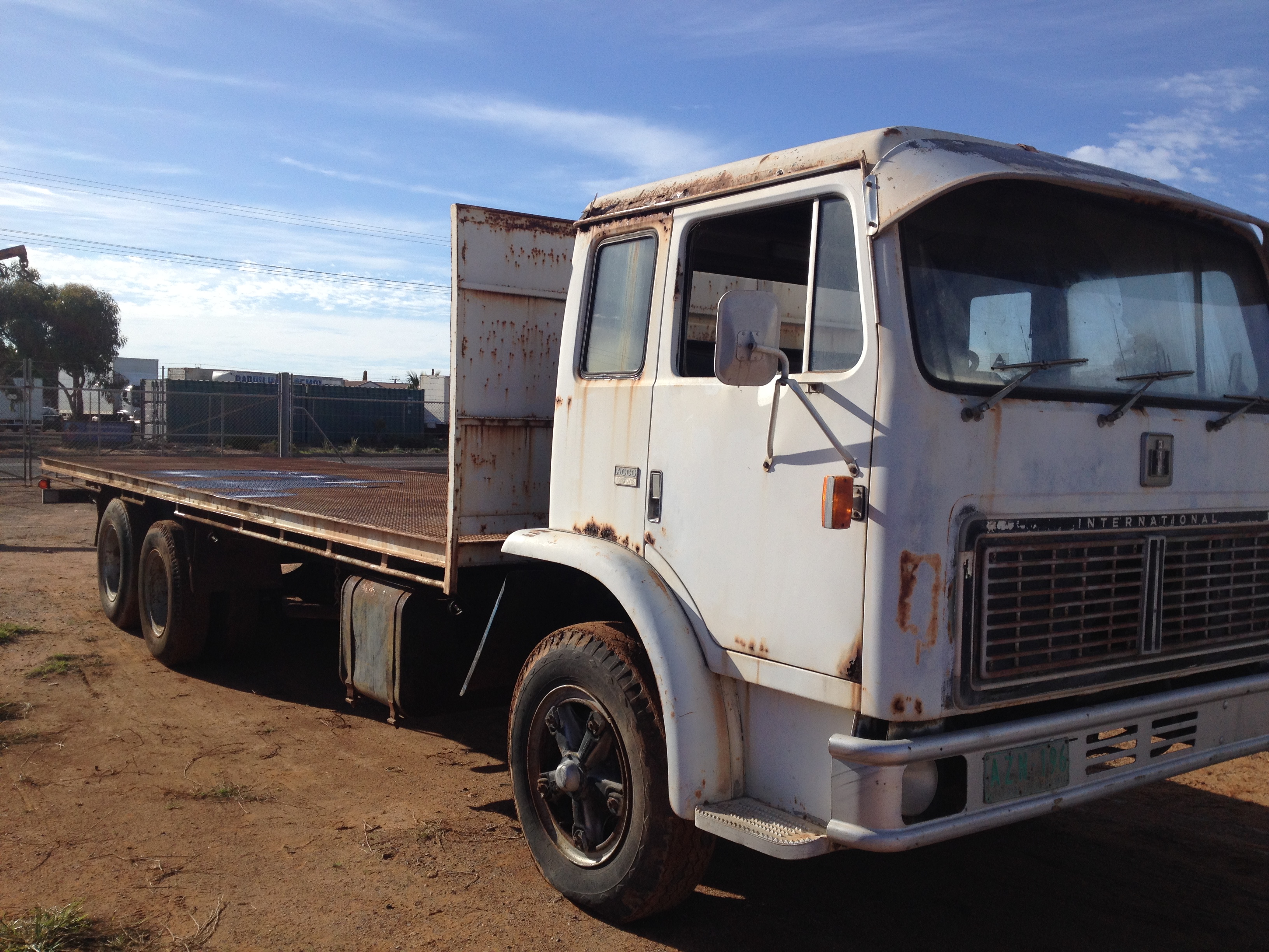 1978 INTERNATIONAL ACCO FLAT TRAY 28FT
