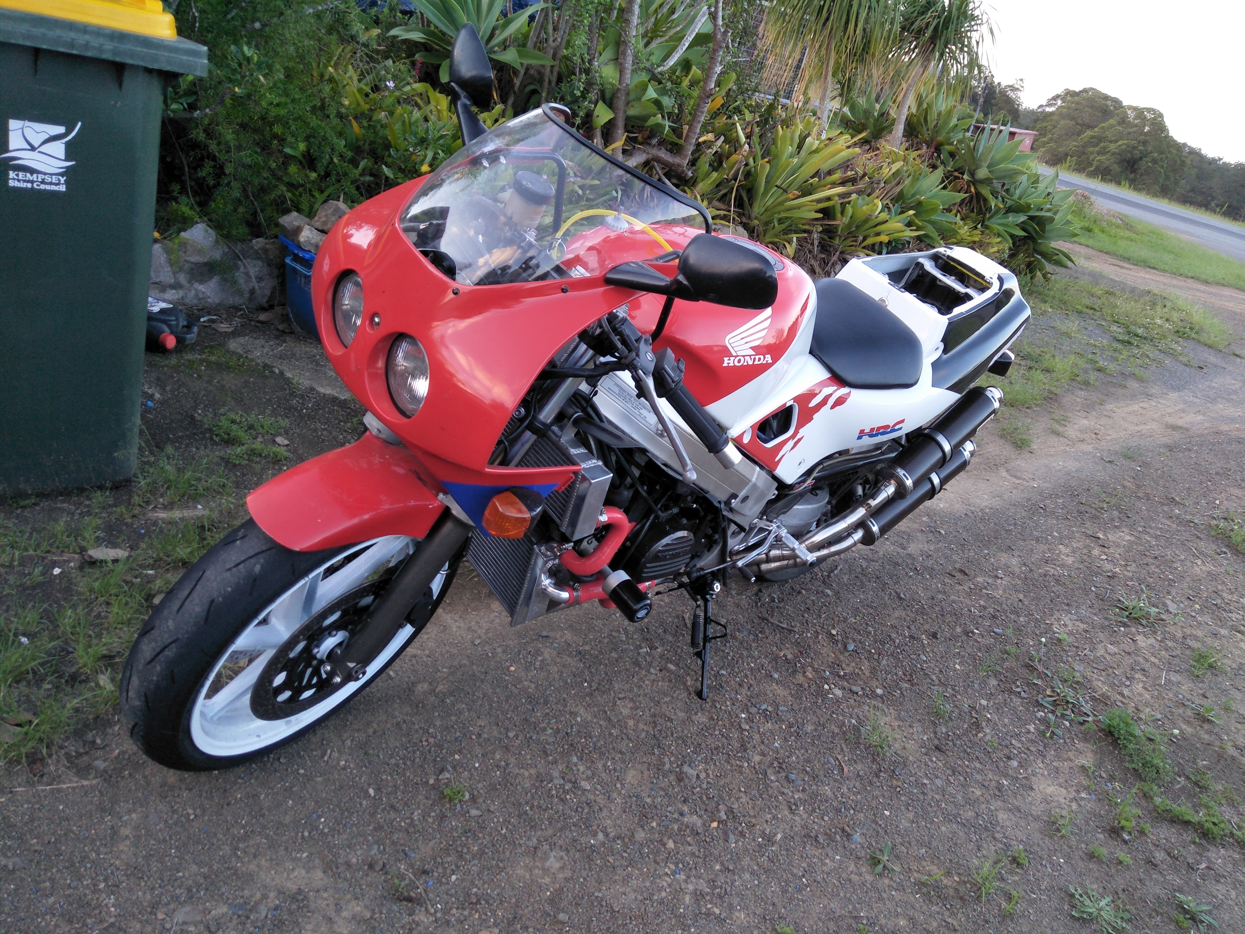 1992 HONDA VFR400 NC30