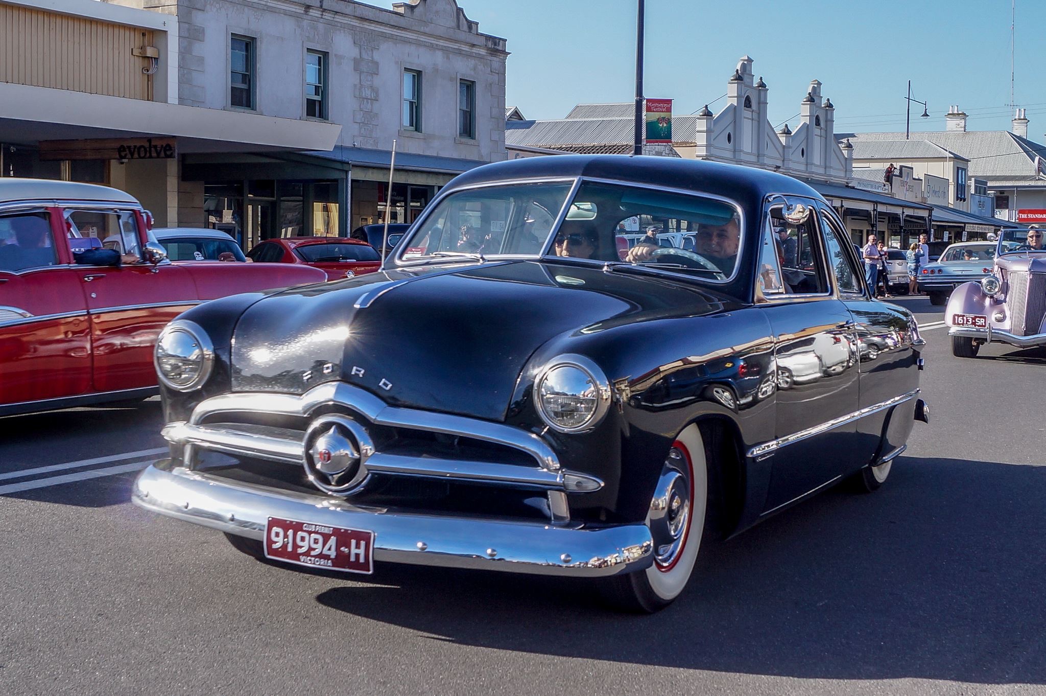 1949 FORD CUSTOM SINGLE SPINNER COUPE 