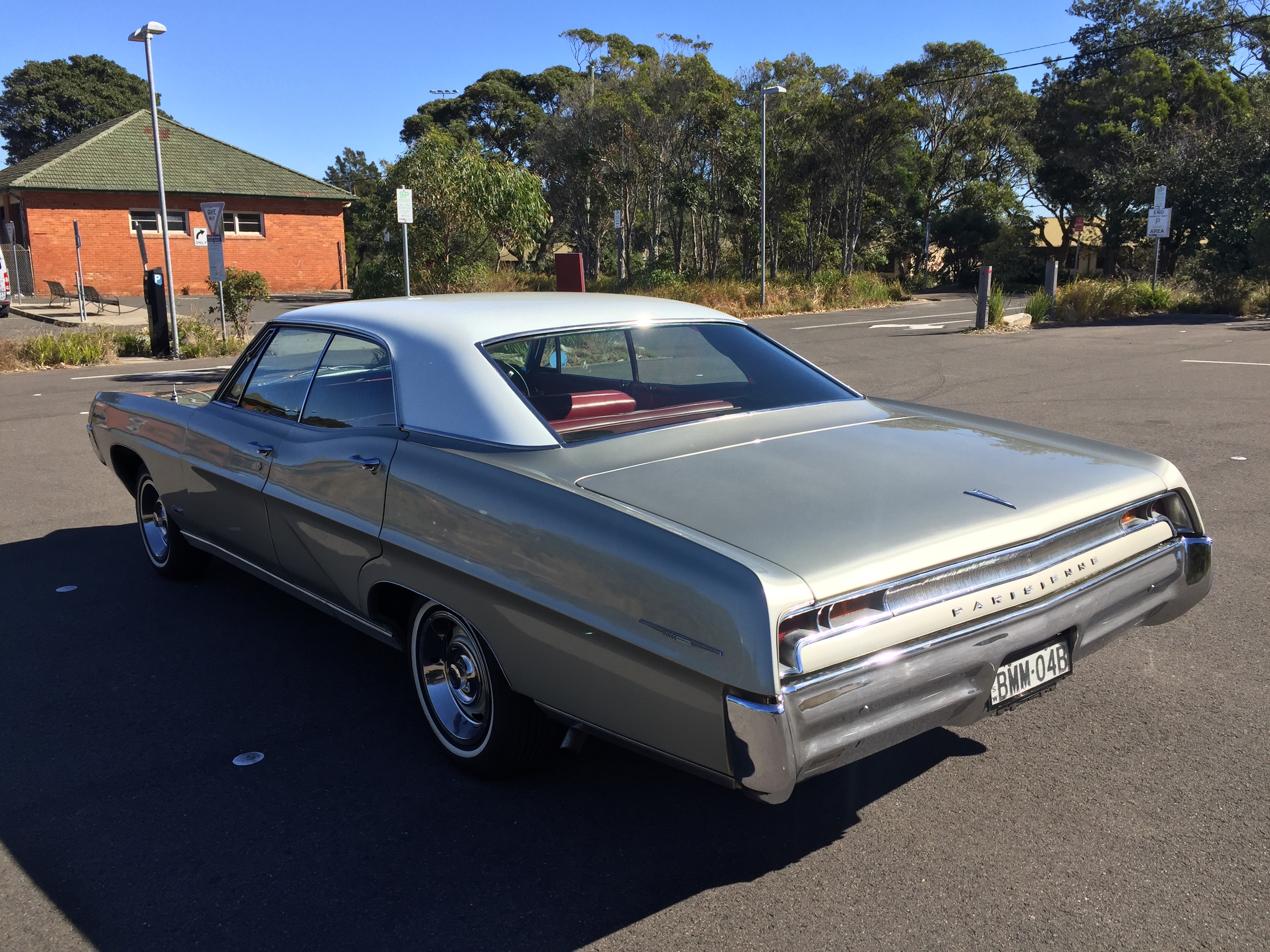 1967 PONTIAC PARISIENNE 4D HARDTOP