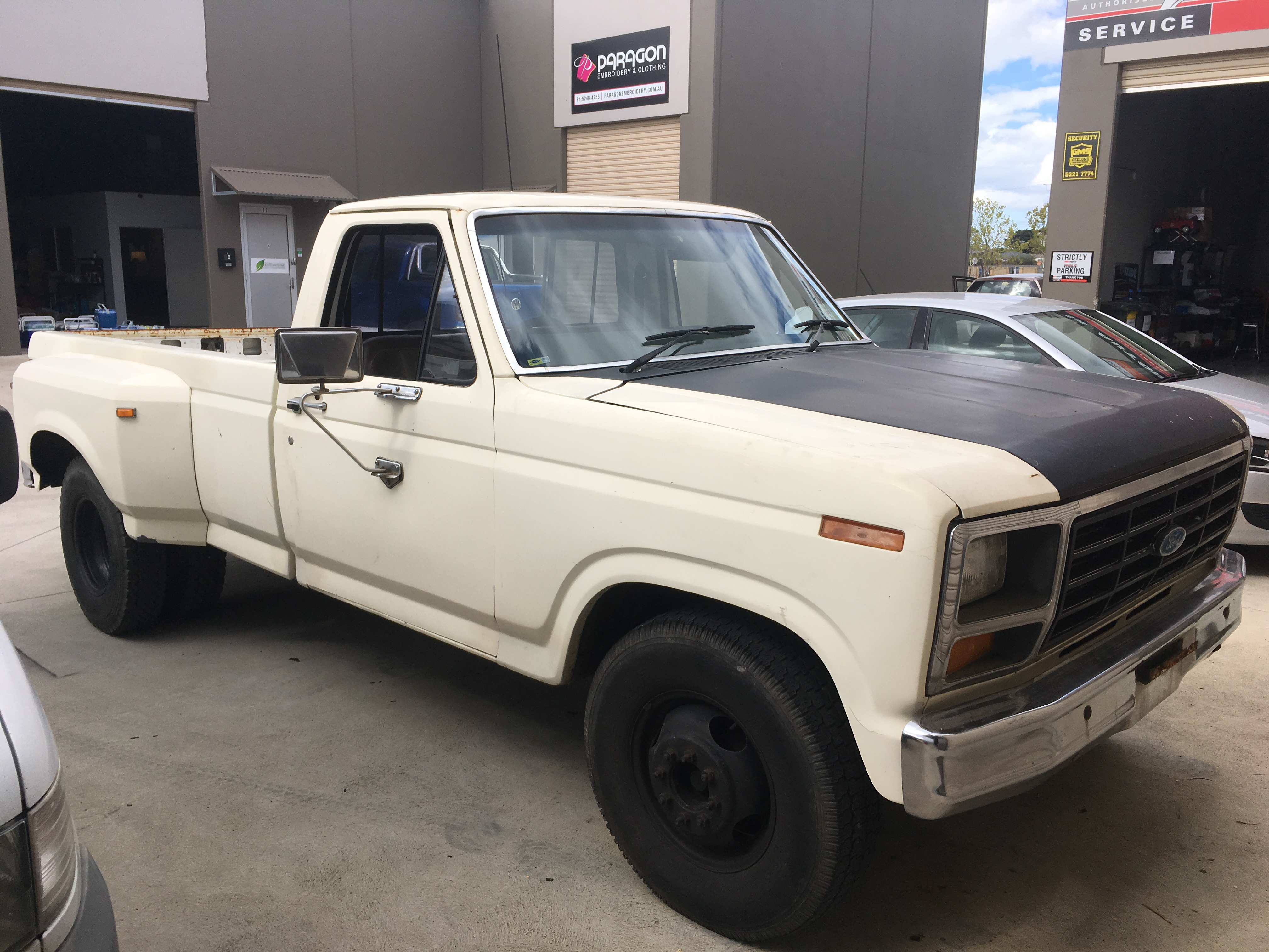 1982 FORD F350 SINGLE CAB DUALLY