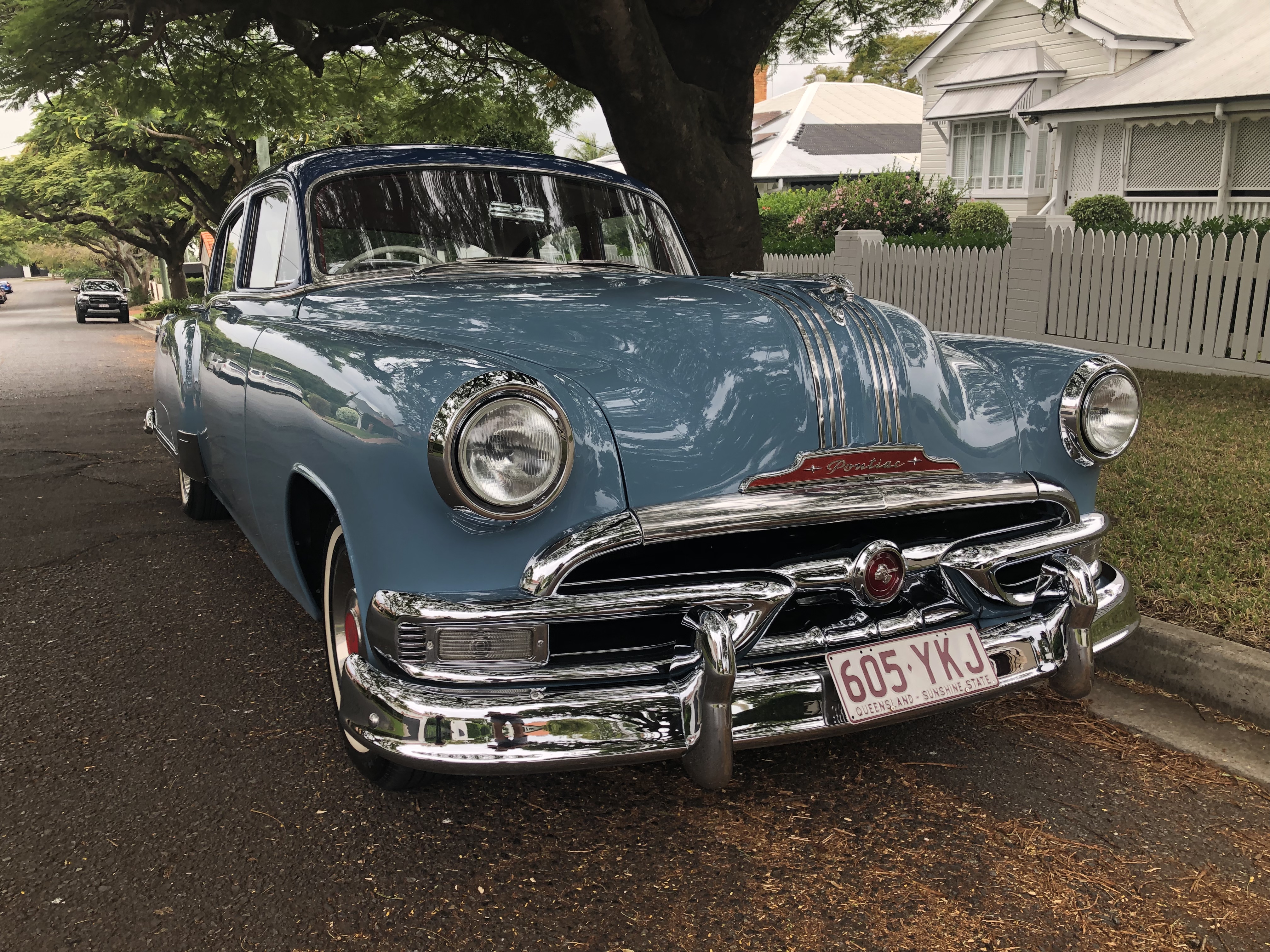 1953 PONTIAC CHIEFTAIN SEDAN