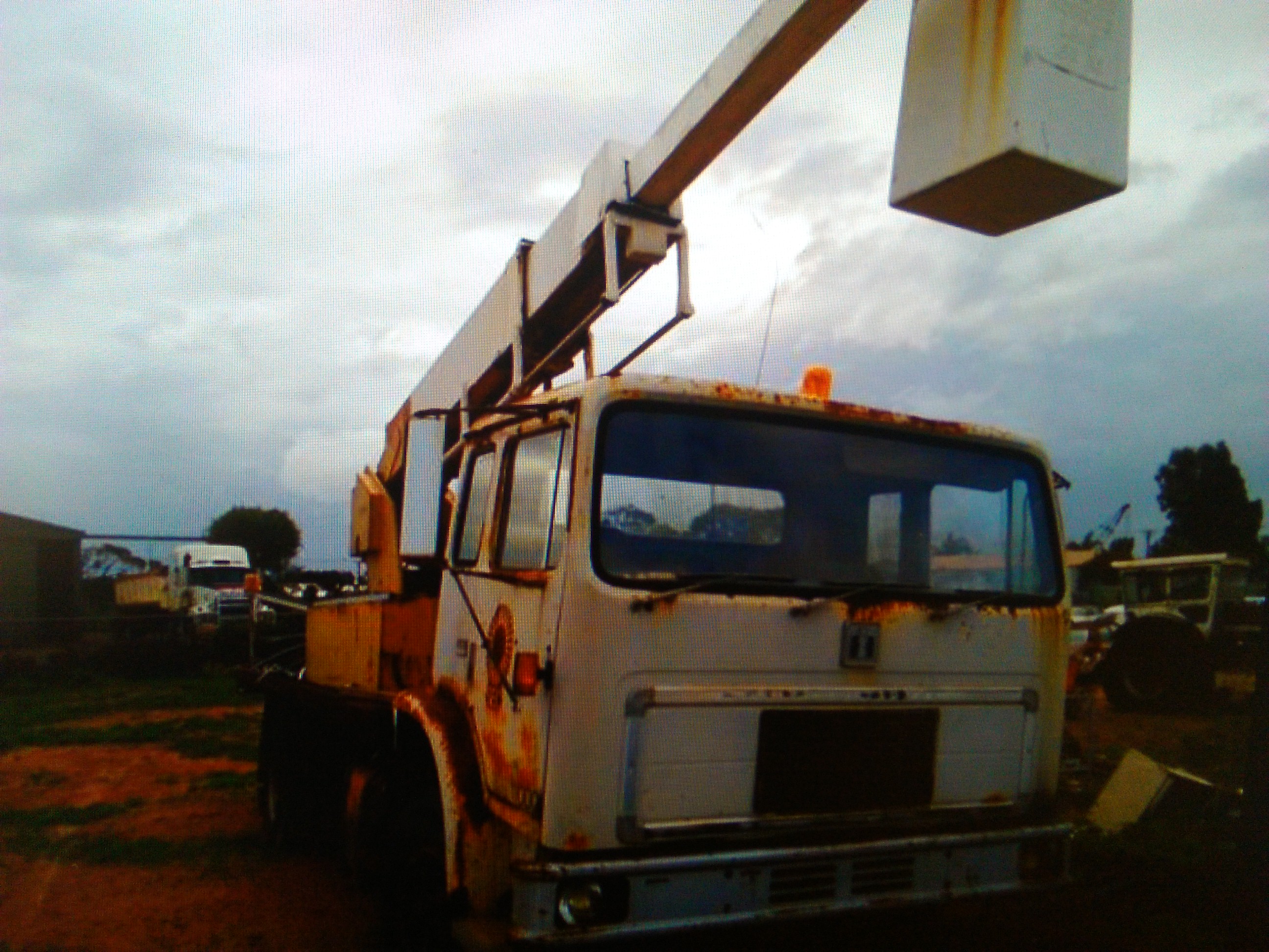 ACCO CHERRY PICKER