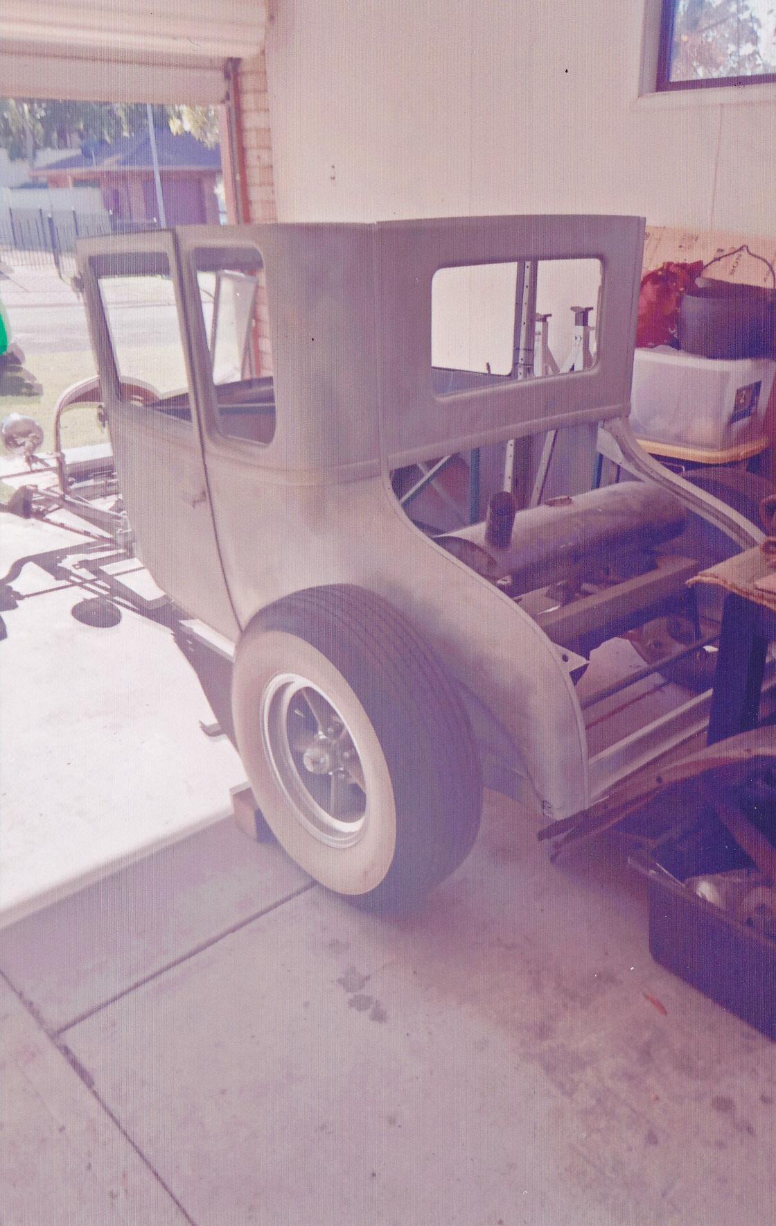 FORD MODEL T COUPE BODY+CHASSIS