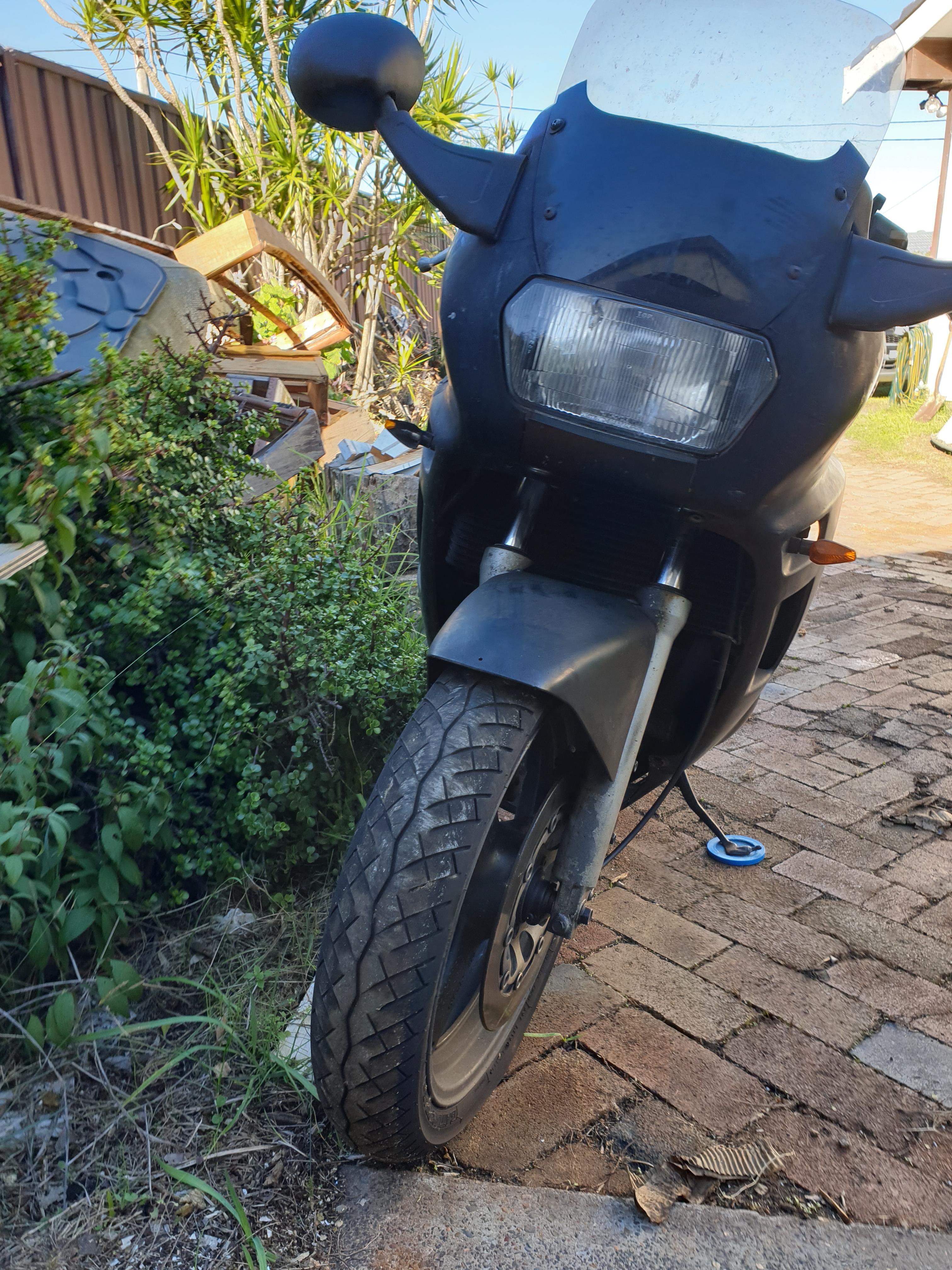 1989 SUZUKI GSX750F ROAD