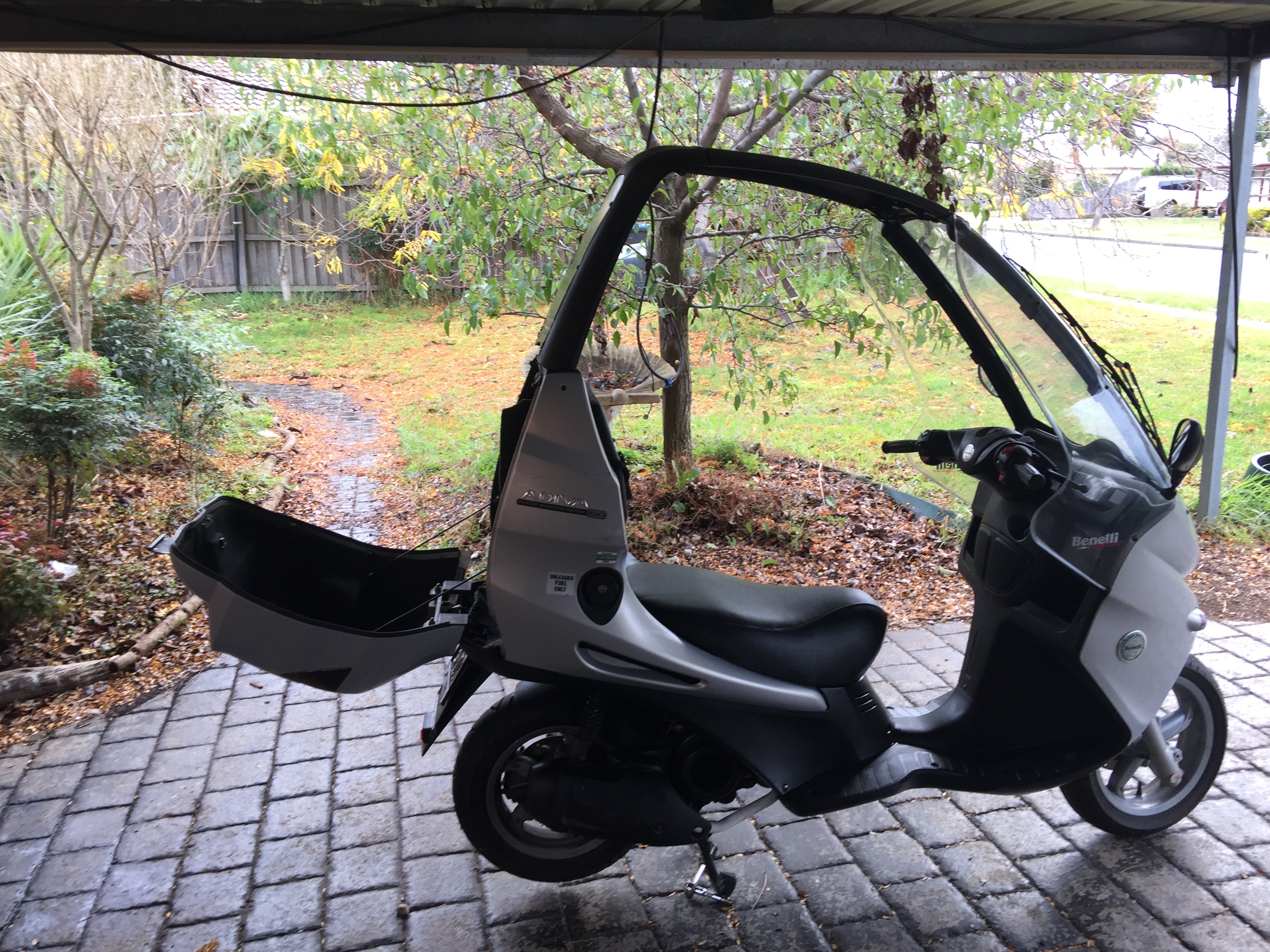 2005 BENELLI TS150 ADIVA ENCLOSED SCOOTER