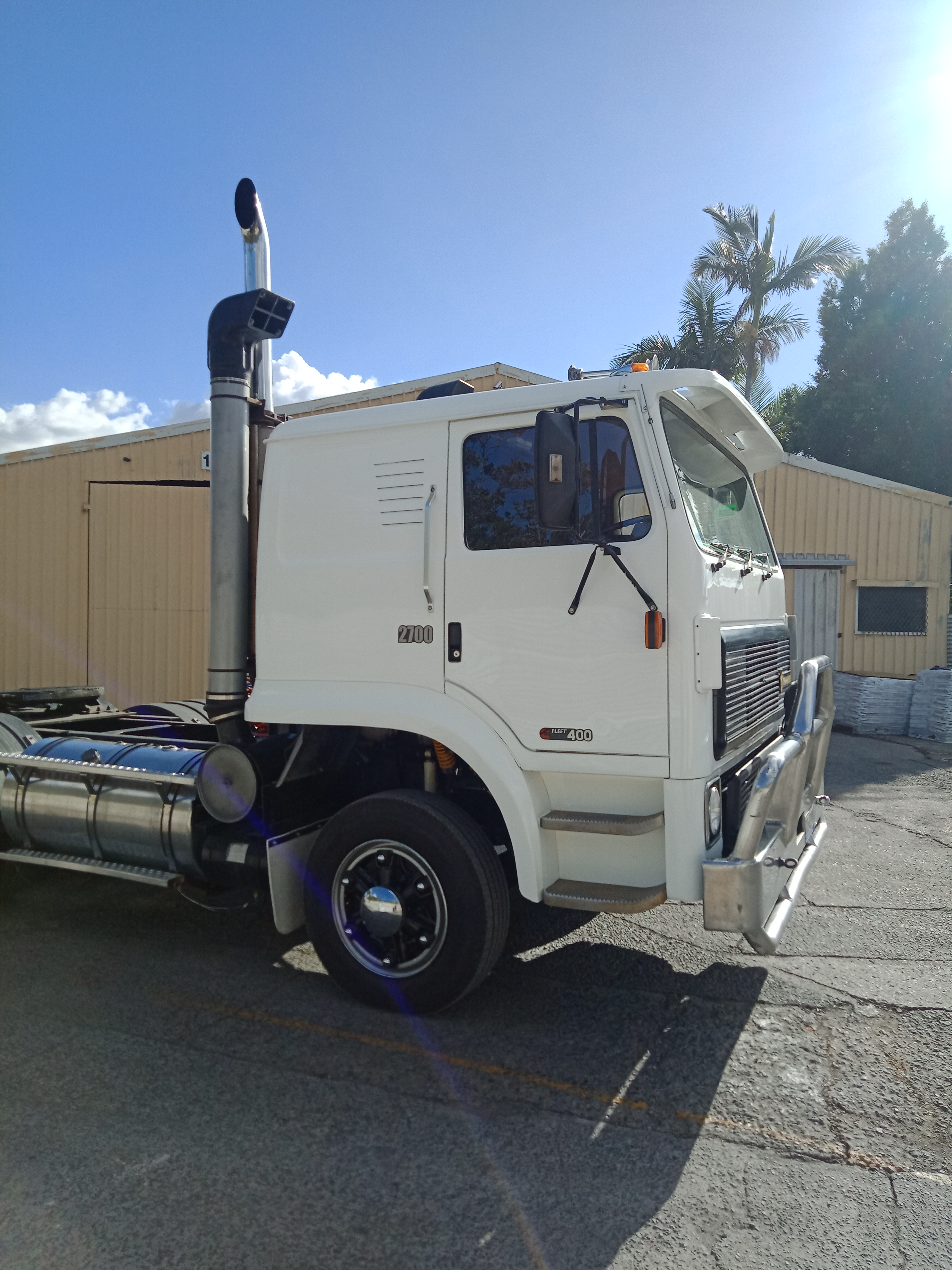 1993 INTERNATIONAL T2700 13 SP MANUAL 400 cummins