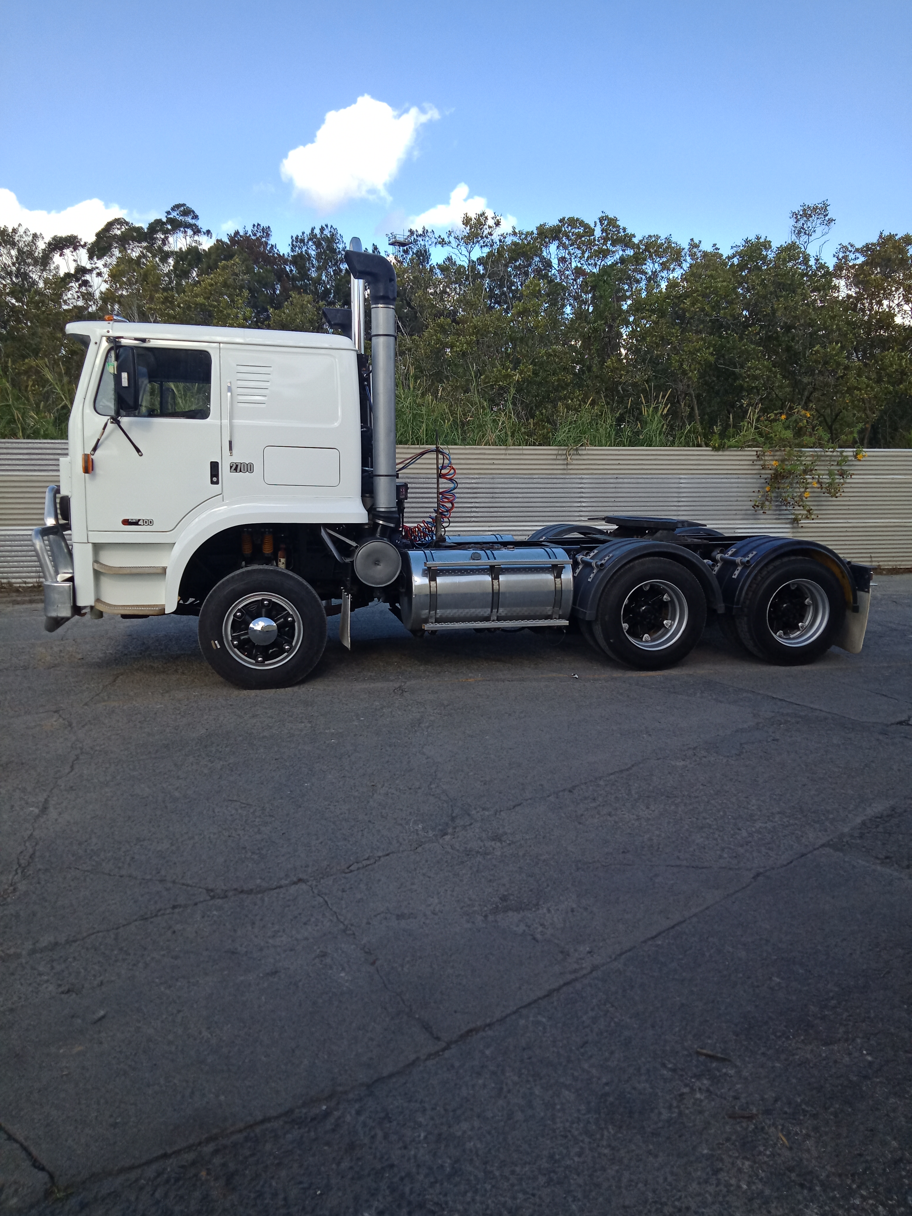 1993 INTERNATIONAL T2700 13 SP MANUAL 400 cummins