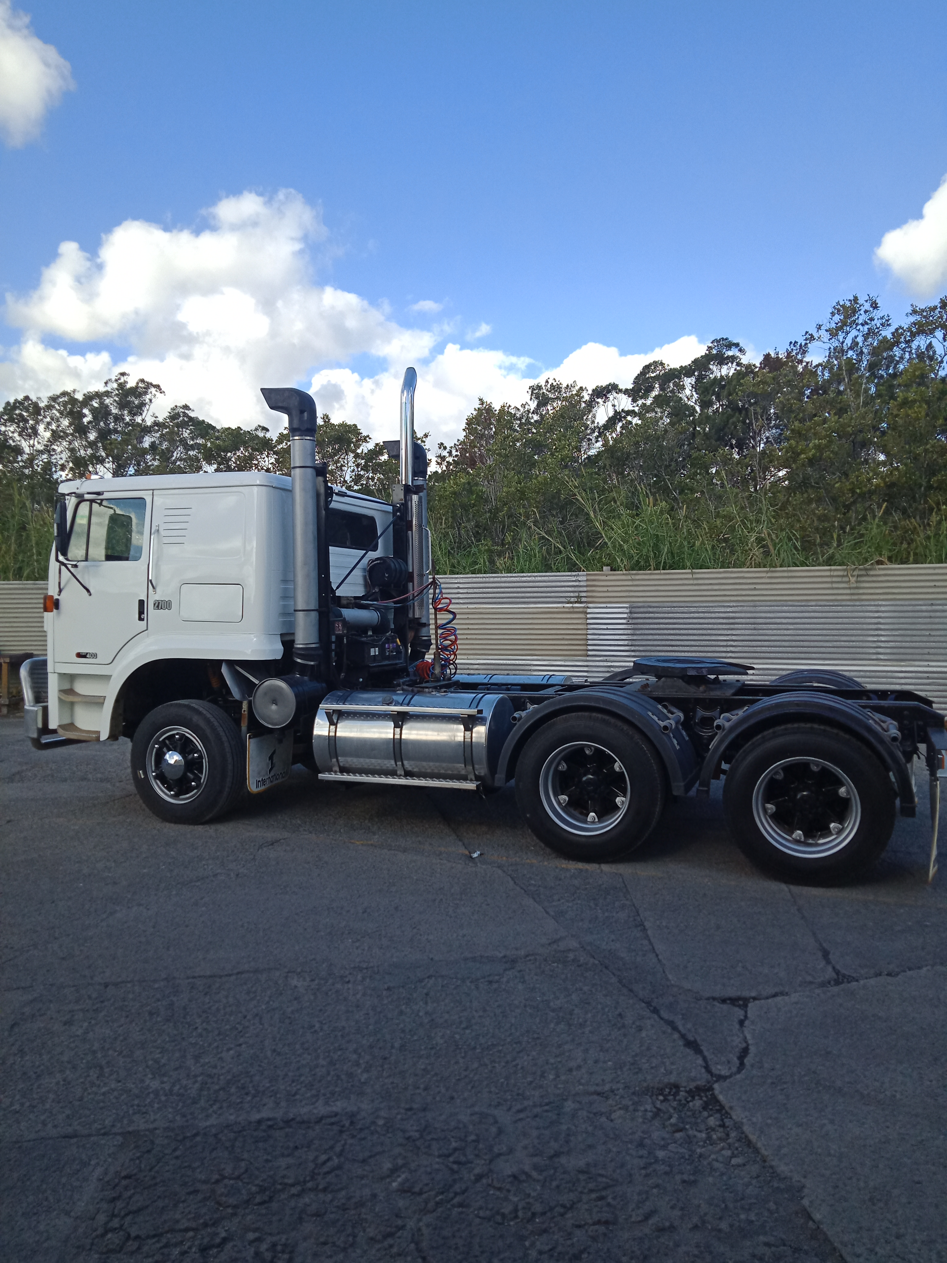 1993 INTERNATIONAL T2700 13 SP MANUAL 400 cummins