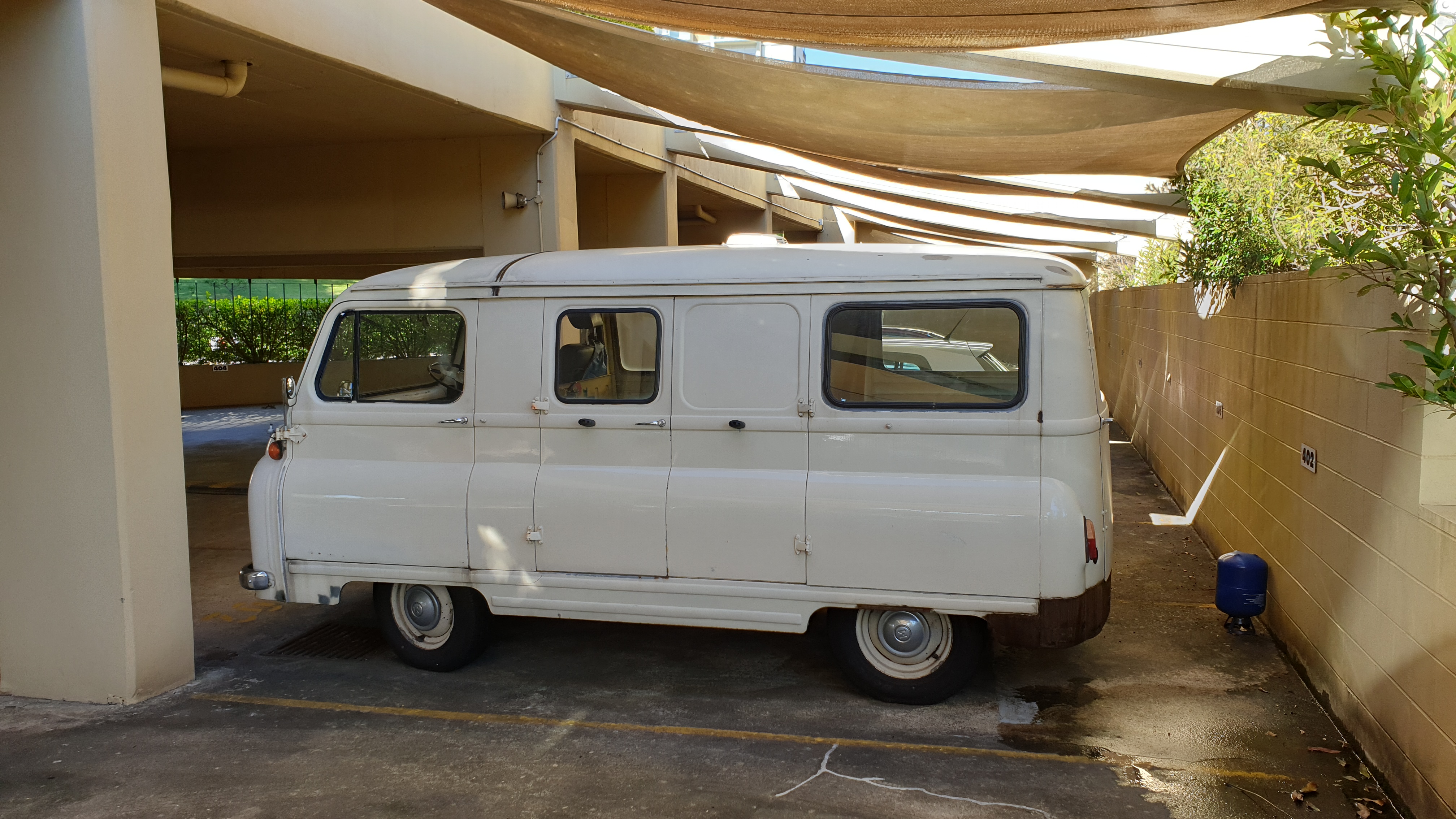 1966 MORRIS COMMERCIAL J2 VAN 