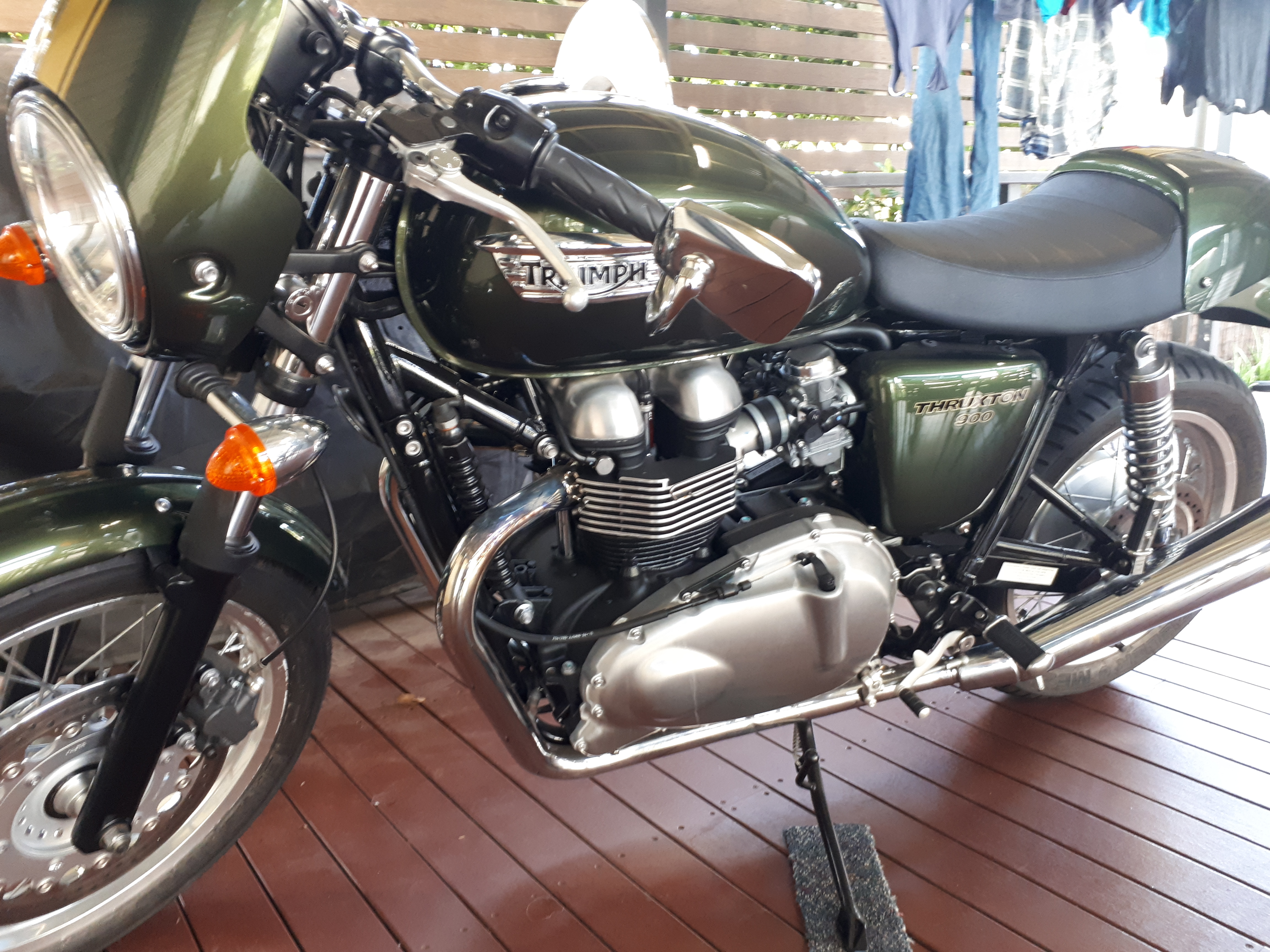 2016 triumph thruxton