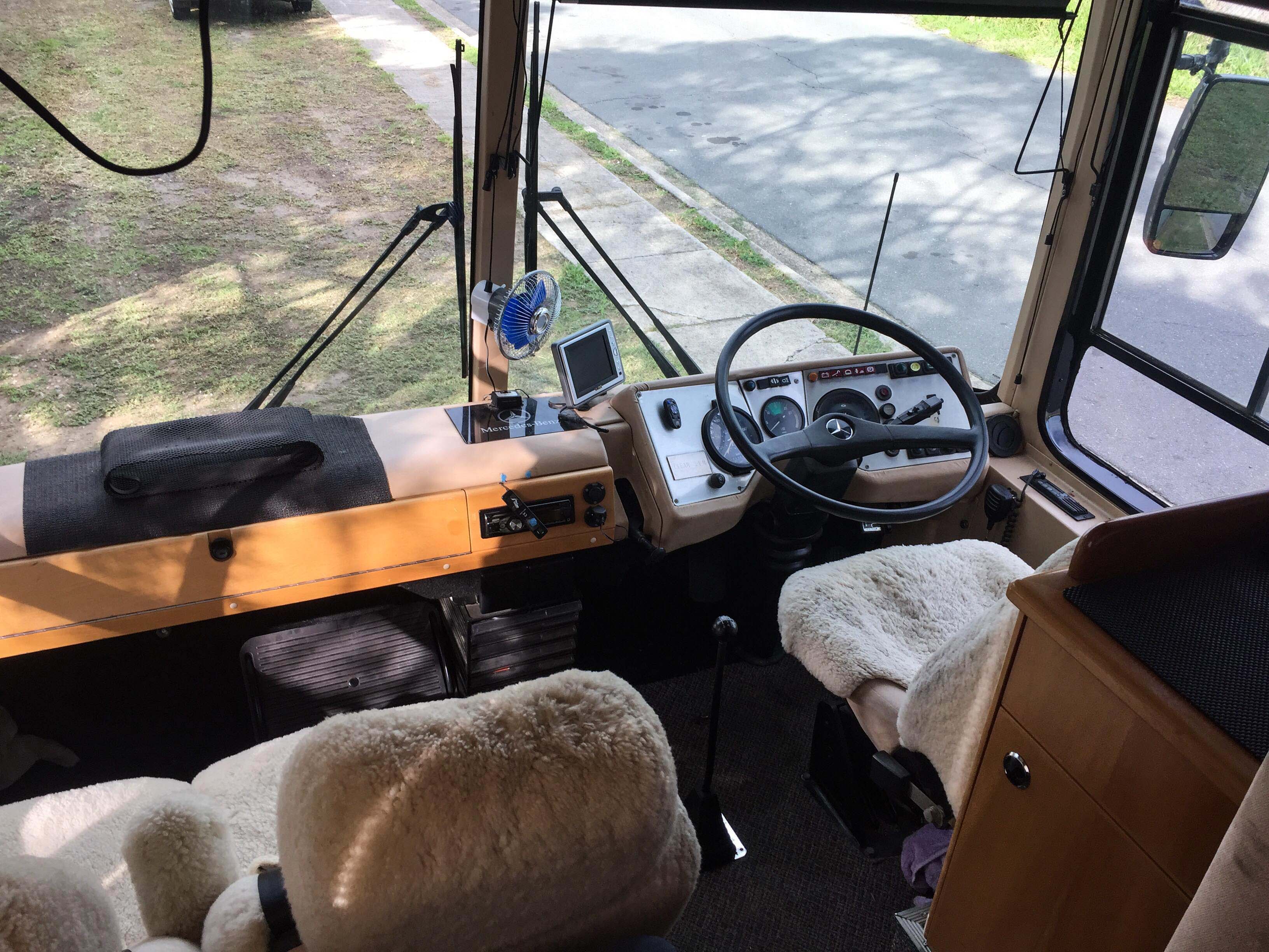 1984 MERCEDES BENZ MOTOR HOME